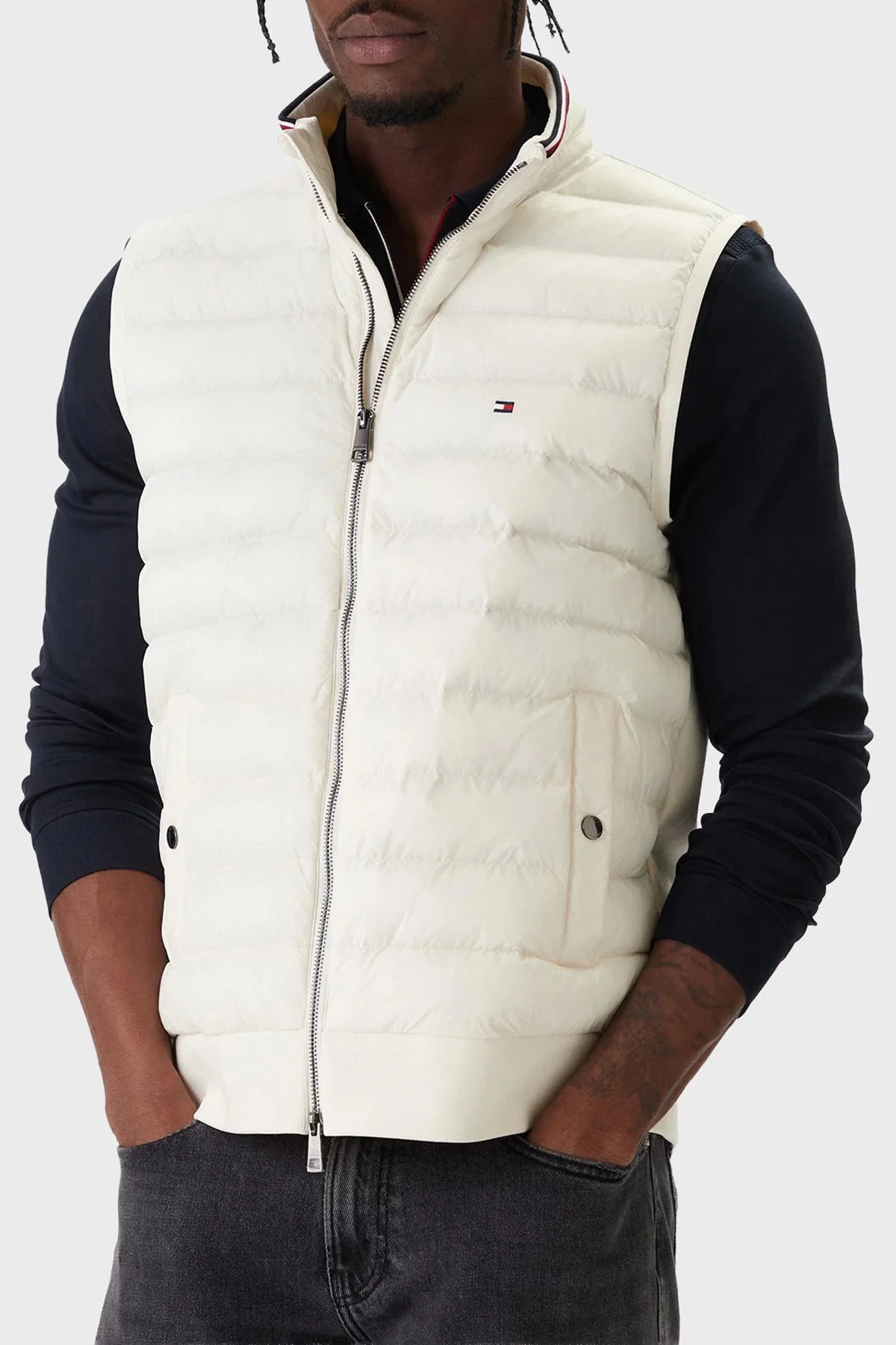 Tommy Hilfiger Kapitoneli Regular Fit Dik Yaka Şişme Erkek Yelek MW0MW41441 Z00 AÇIK BEJ - 1