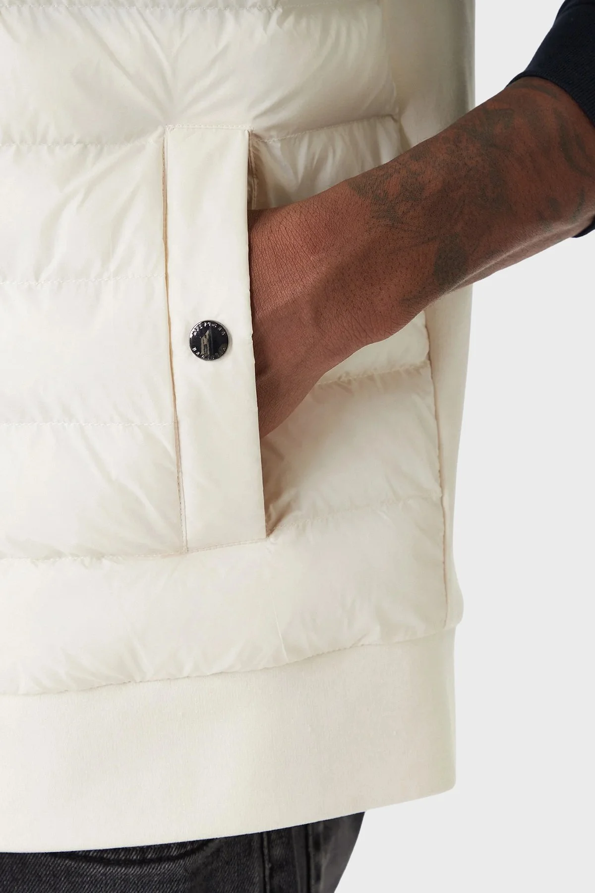 Tommy Hilfiger Kapitoneli Regular Fit Dik Yaka Şişme Erkek Yelek MW0MW41441 Z00 AÇIK BEJ - 6