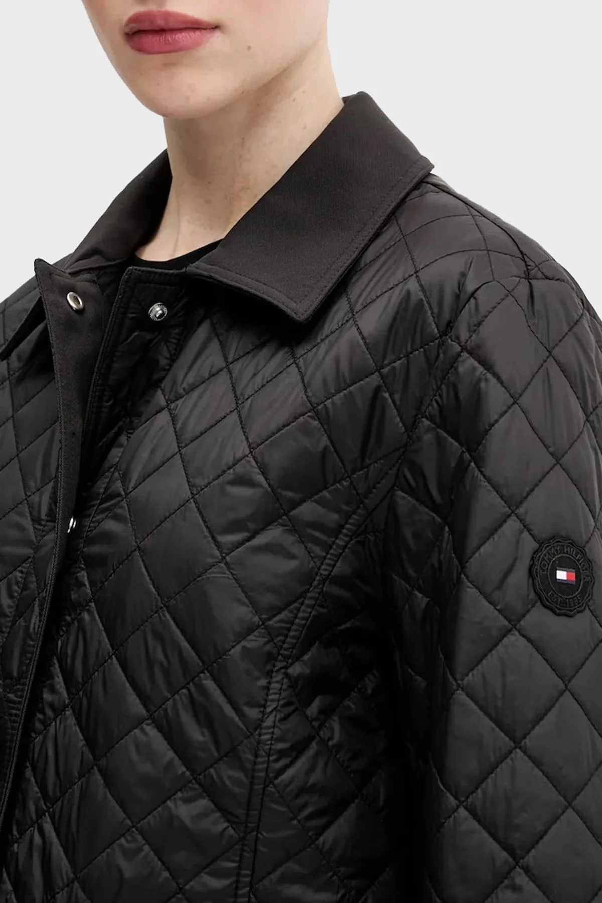 Tommy Hilfiger Kapitoneli Regular Fit Klasik Yaka Dolgulu Bayan Mont WW0WW45641 BDS SİYAH - 6