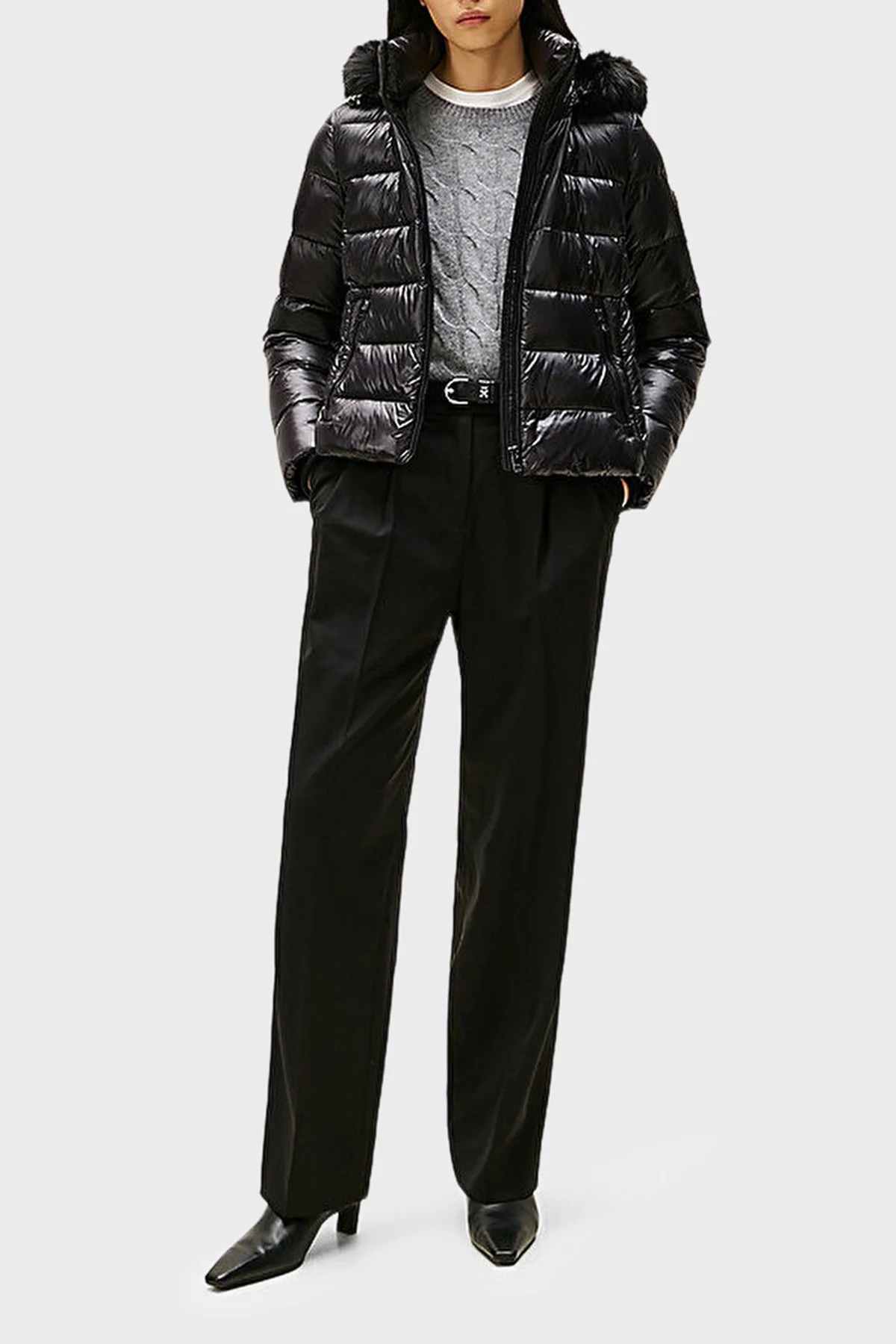 Tommy Hilfiger Kapitoneli Slim Fit Çıkarılabilir Kapüşonlu Su İtici Şişme Parlak Bayan Mont WW0WW47354 BDS SİYAH - 2