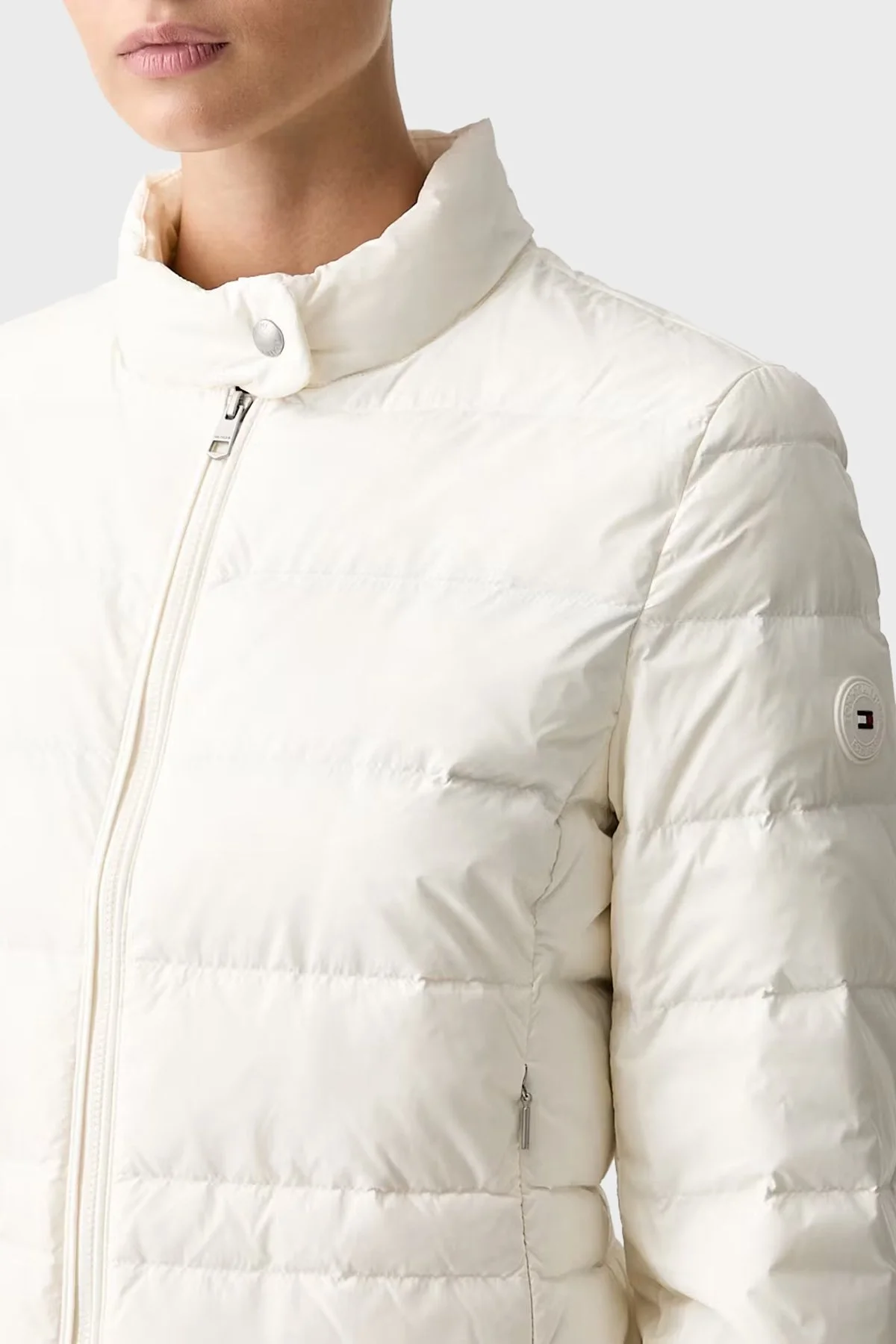 Tommy Hilfiger Kapitoneli Su İtici Dik Yaka Kadın Mont WW0WW51094 YA8 Beyaz - 4