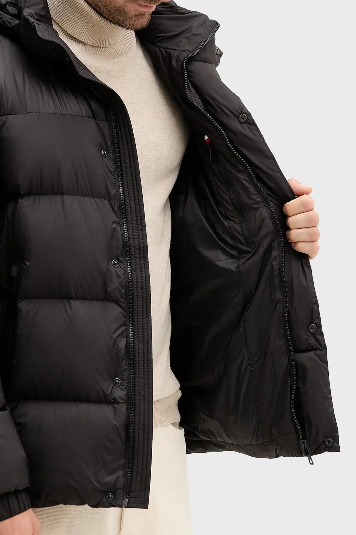 Tommy Hilfiger Kapitoneli Su İtici Regular Fit Şişme Erkek Mont MW0MW40613 BDS SİYAH - 6