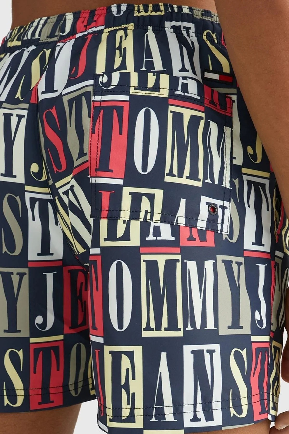 Tommy Hilfiger Logo Desen Baskılı Belden Bağlamalı Cepli Slim Fit Erkek Mayo Short UM0UM02759 0GL SİYAH - 8