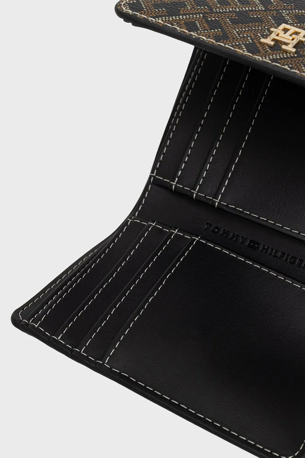 Tommy Hilfiger Logo Monogramlı Fermuarlı Kadın Cüzdan AW0AW18998 0GJ Siyah - 3