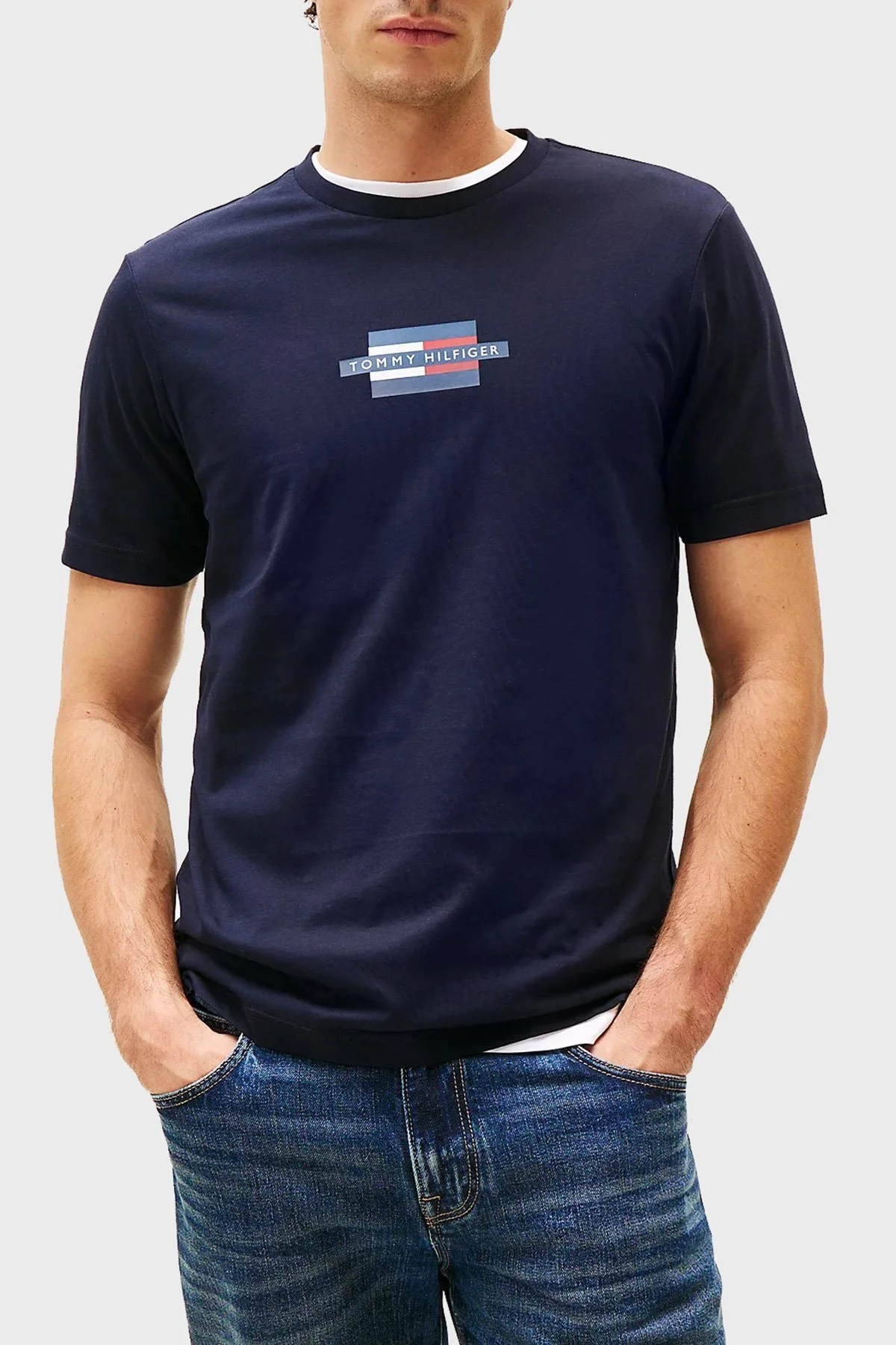 Tommy Hilfiger Logolu % 100 Pamuk Regular Fit Bisiklet Yaka Erkek T Shirt MW0MW38636 DW5 LACİVERT - 6