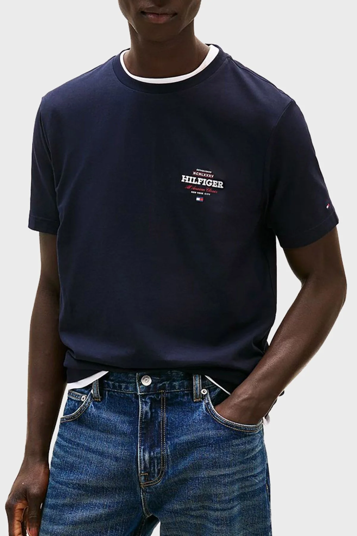 Tommy Hilfiger Logolu % 100 Pamuk Regular Fit Bisiklet Yaka Erkek T Shirt MW0MW38644 DW5 LACİVERT - 4