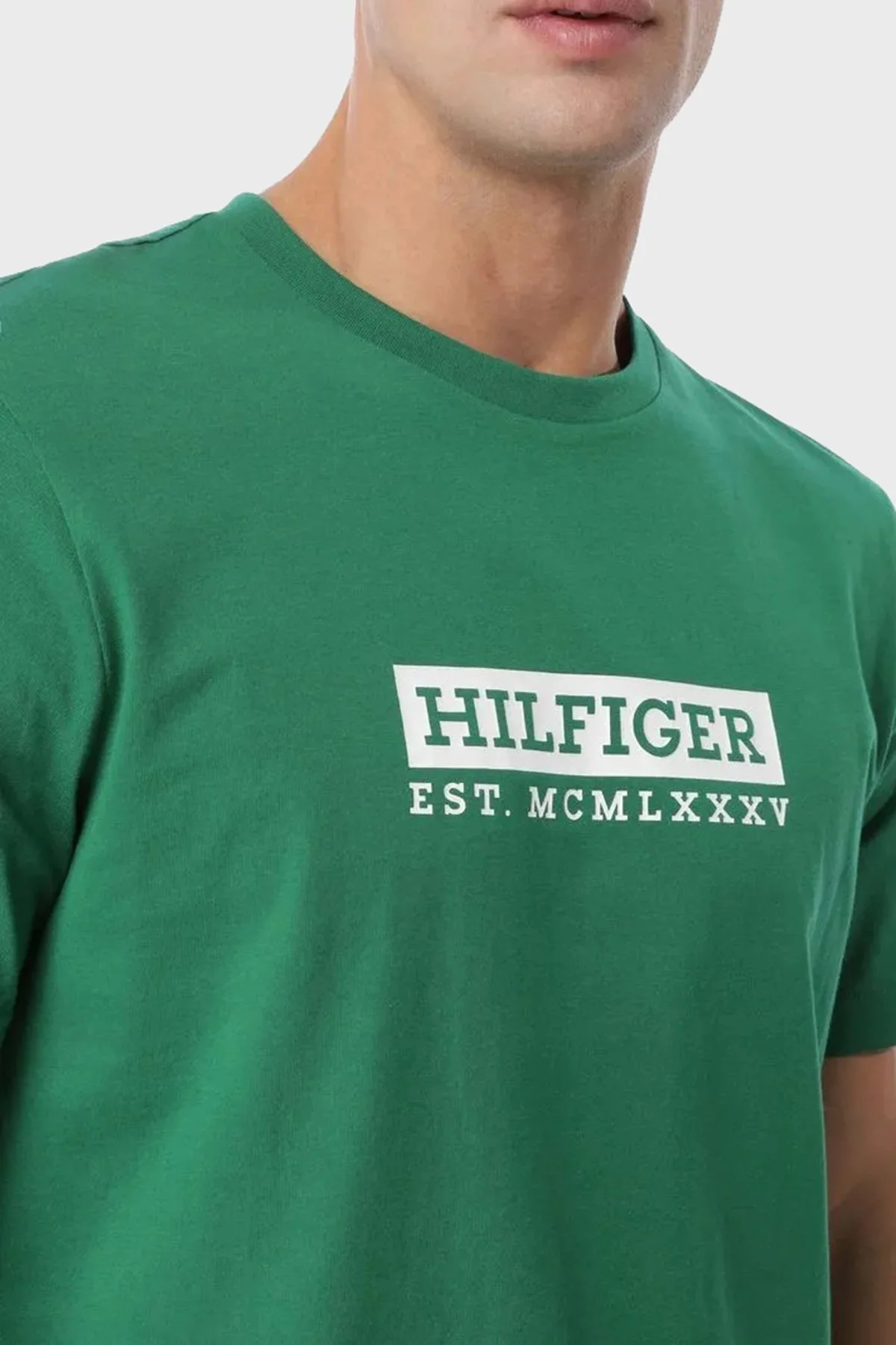 Tommy Hilfiger Logolu % 100 Pamuk Regular Fit Bisiklet Yaka Erkek T Shirt MW0MW39149 L4F YEŞİL - 12