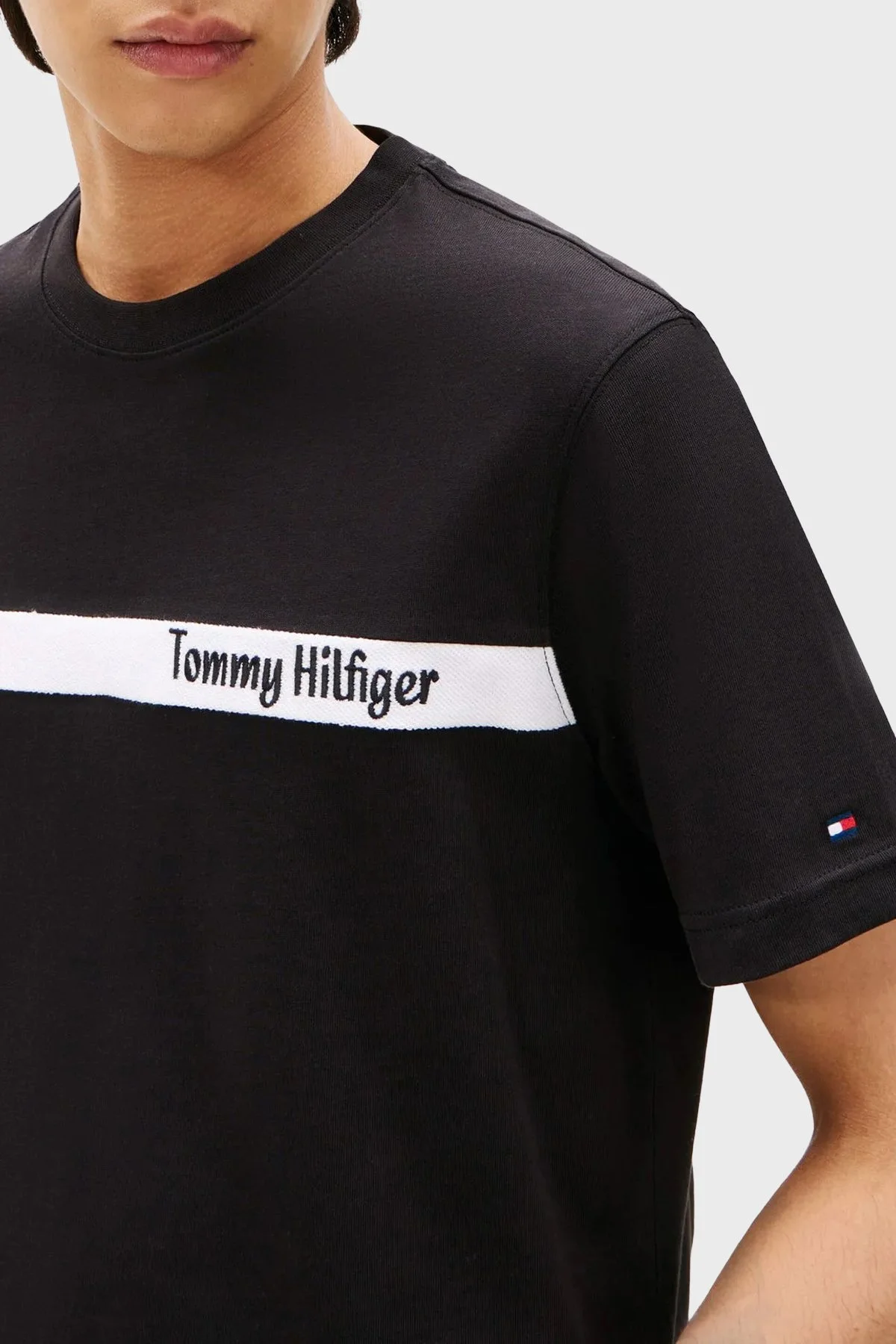 Tommy Hilfiger Logolu % 100 Pamuk Regular Fit Bisiklet Yaka Erkek T Shirt MW0MW41765 BDS SİYAH - 4