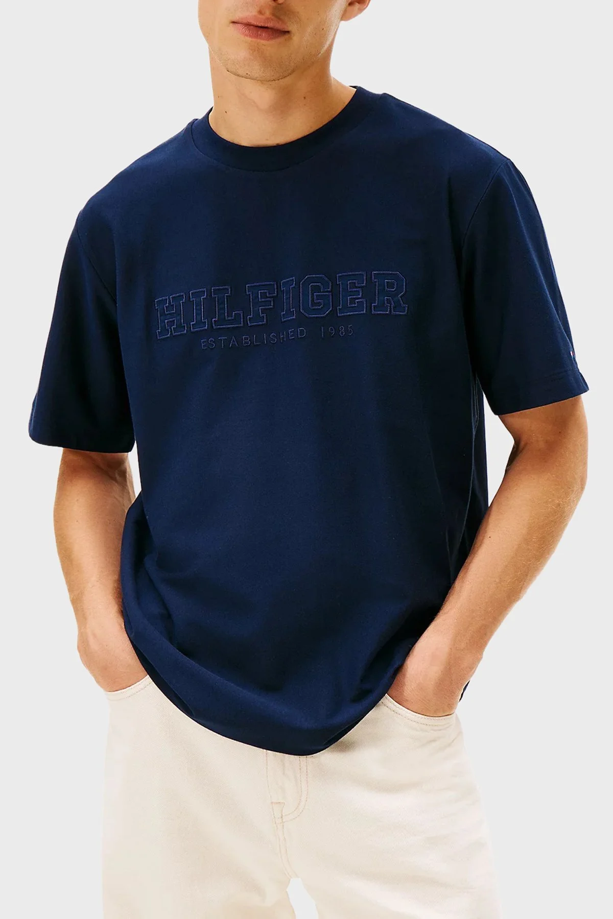 Tommy Hilfiger Logolu % 100 Pamuk Regular Fit Bisiklet Yaka Erkek T Shirt MW0MW41766 C1G LACİVERT - 1