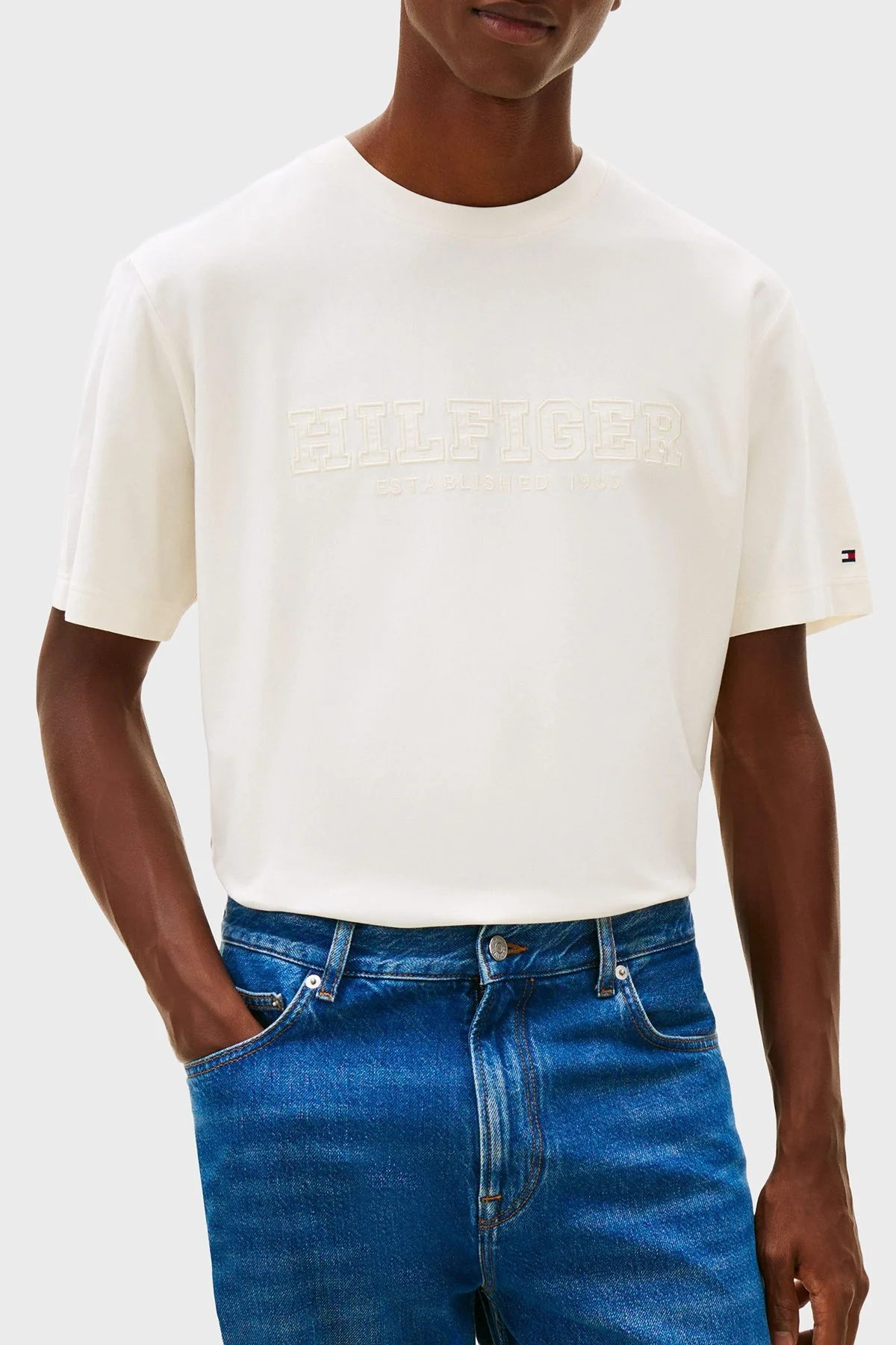 Tommy Hilfiger Logolu % 100 Pamuk Regular Fit Bisiklet Yaka Erkek T Shirt MW0MW41766 Z00 Açık bej - 1