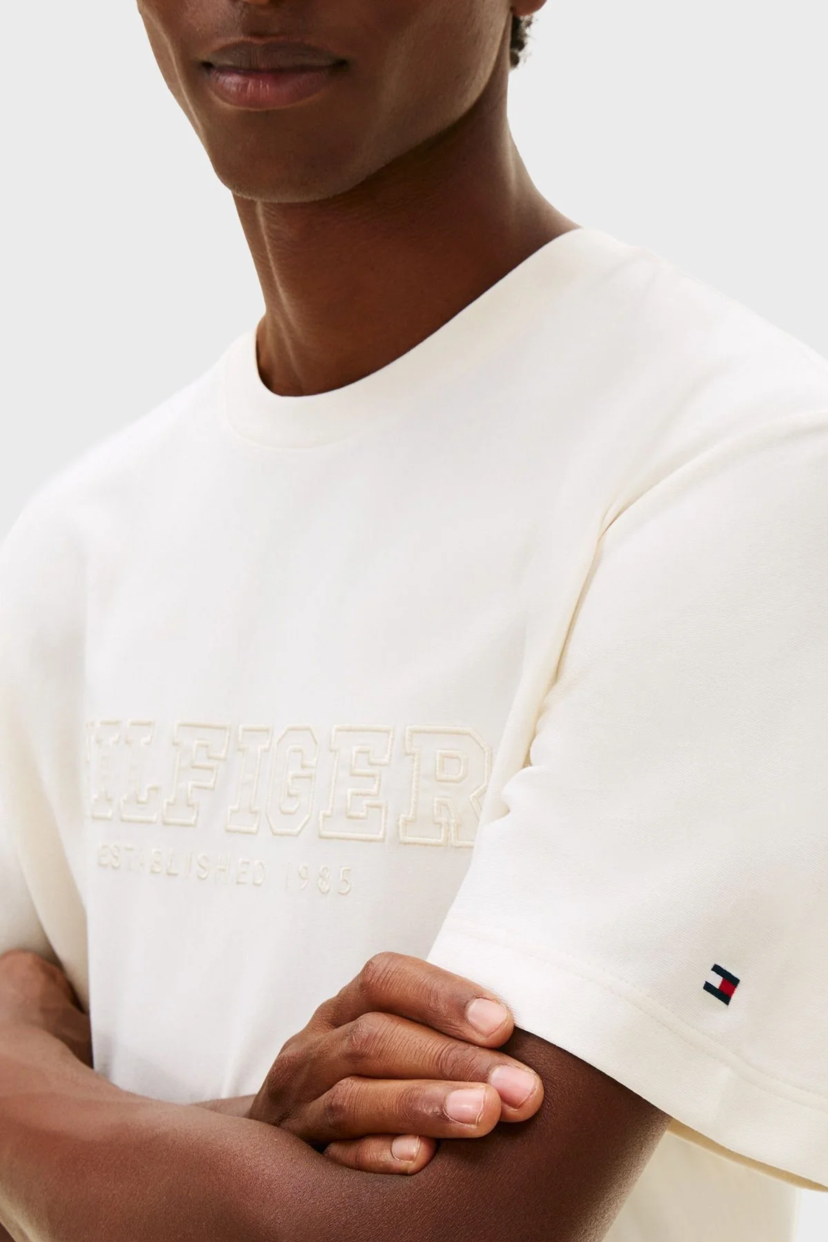 Tommy Hilfiger Logolu % 100 Pamuk Regular Fit Bisiklet Yaka Erkek T Shirt MW0MW41766 Z00 Açık bej - 4