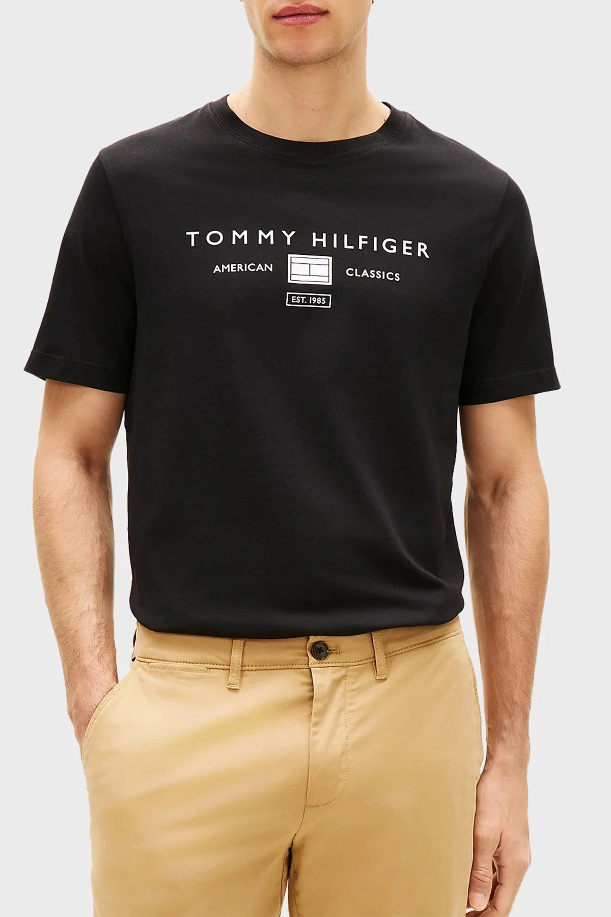 Tommy Hilfiger Logolu % 100 Pamuk Regular Fit Bisiklet Yaka Erkek T Shirt MW0MW42365 BDS SİYAH - 1