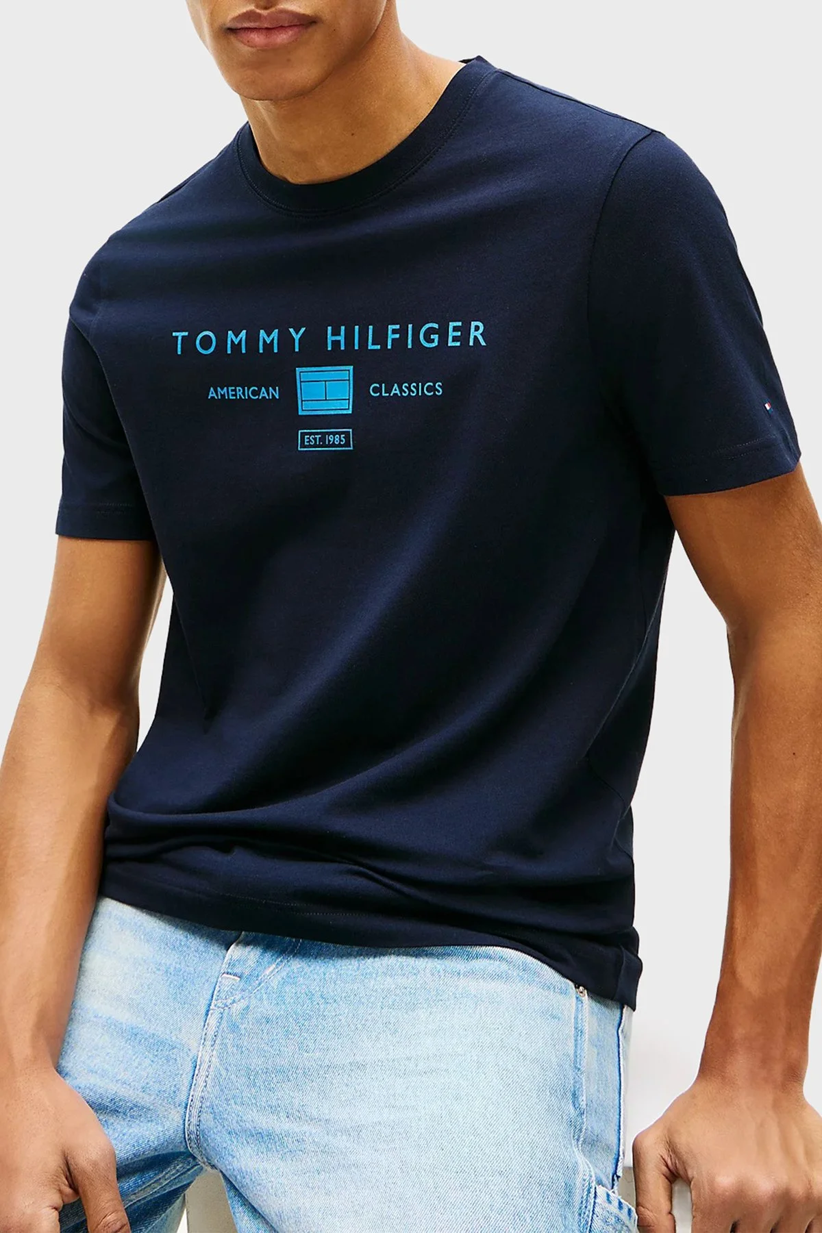 Tommy Hilfiger Logolu % 100 Pamuk Regular Fit Bisiklet Yaka Erkek T Shirt MW0MW42365 DW5 LACİVERT - 4