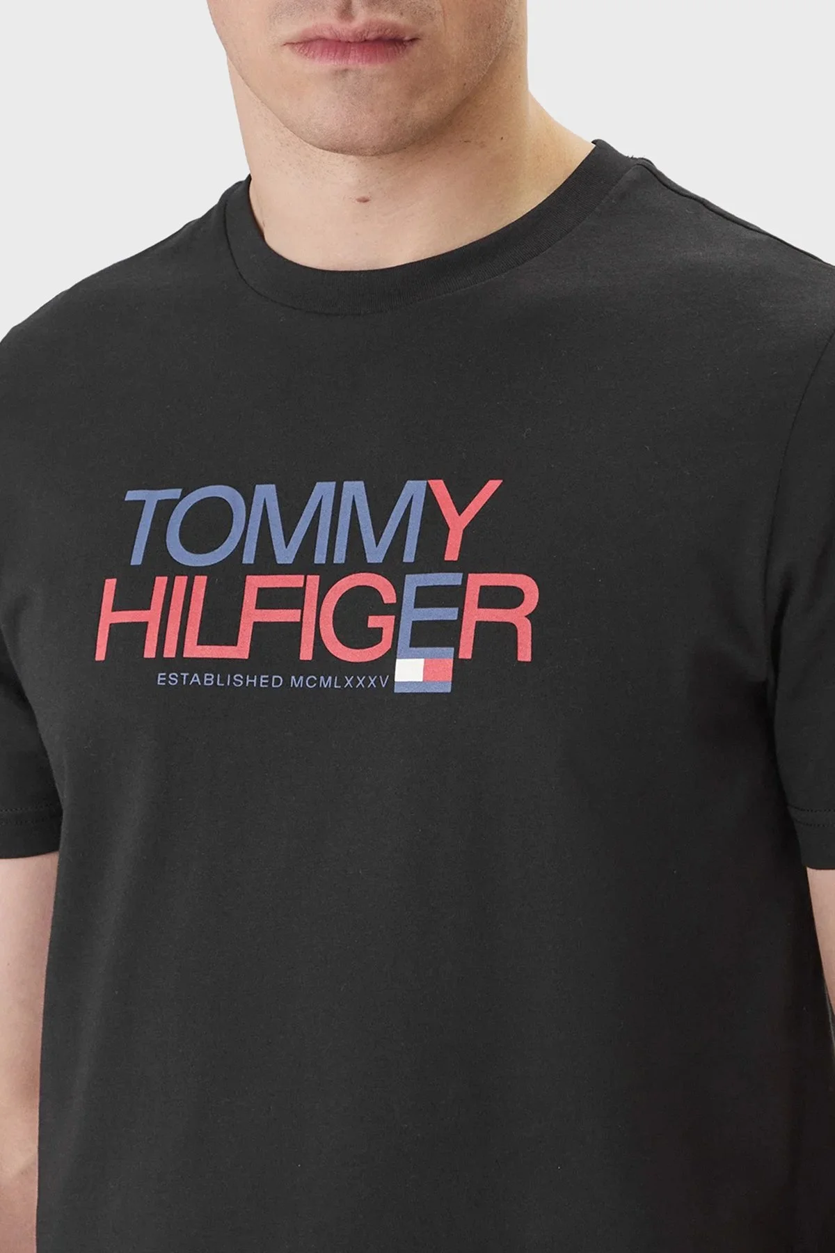 Tommy Hilfiger Logolu % 100 Pamuk Regular Fit Bisiklet Yaka Erkek T Shirt MW0MW42369 BDS SİYAH - 4