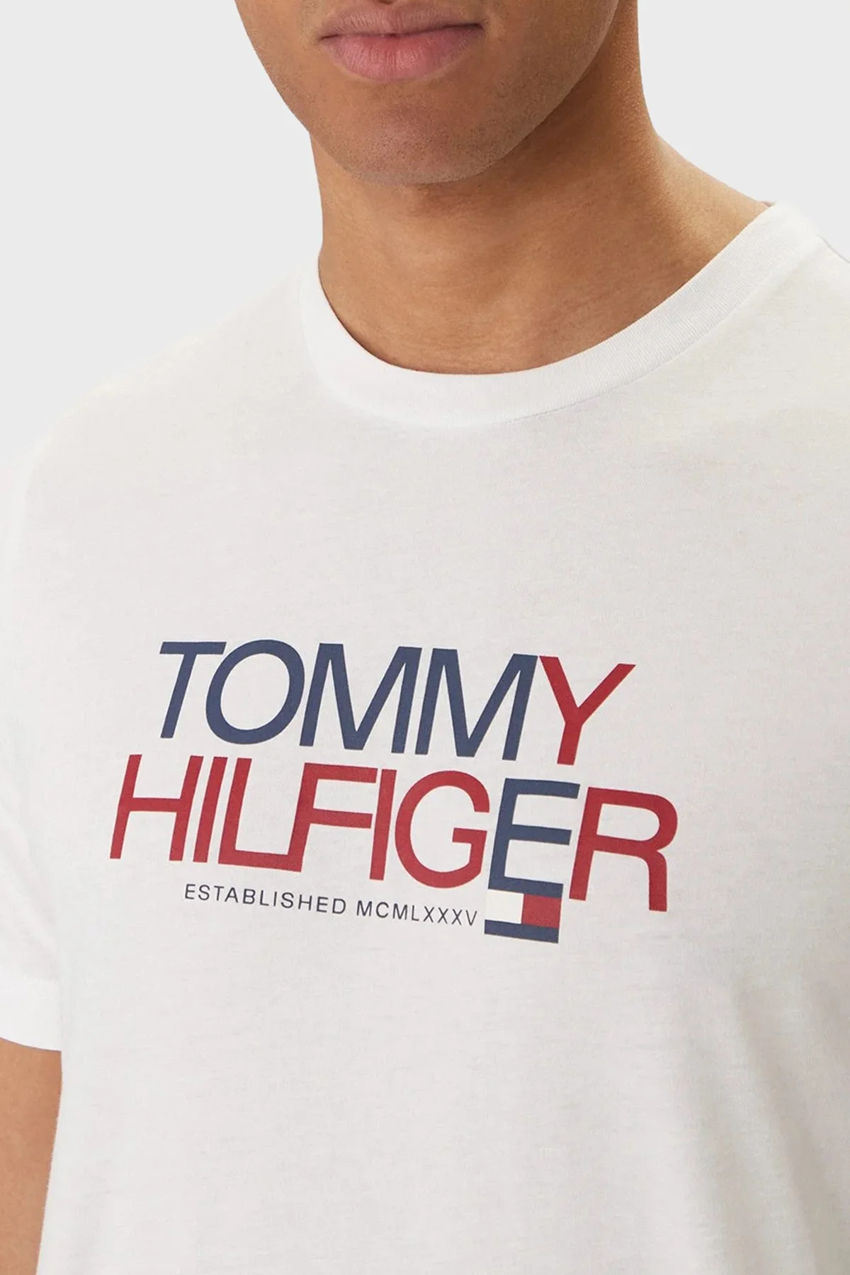 Tommy Hilfiger Logolu % 100 Pamuk Regular Fit Bisiklet Yaka Erkek T Shirt MW0MW42369 YBR BEYAZ - 4