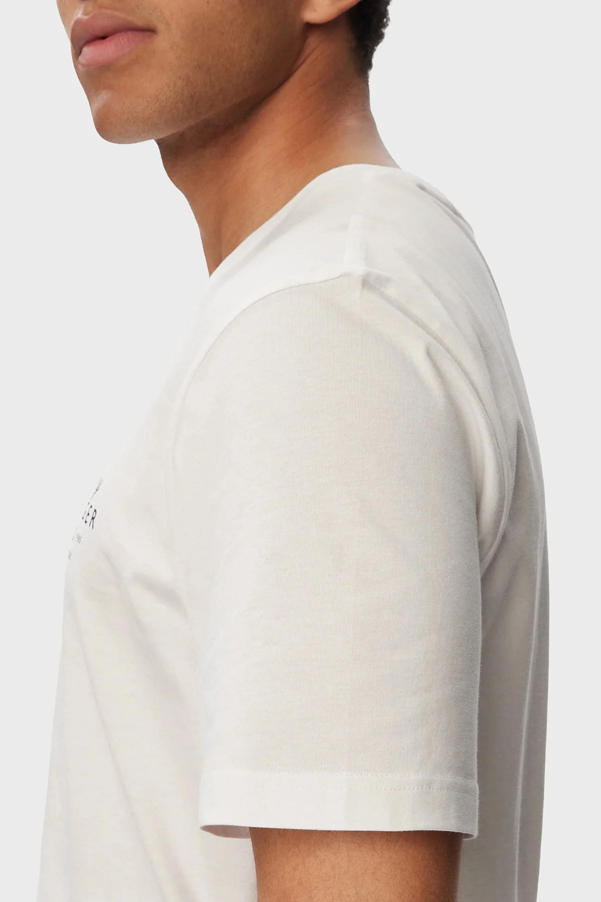 Tommy Hilfiger Logolu % 100 Pamuk Regular Fit Bisiklet Yaka Erkek T Shirt MW0MW43224 YBR Beyaz - 5