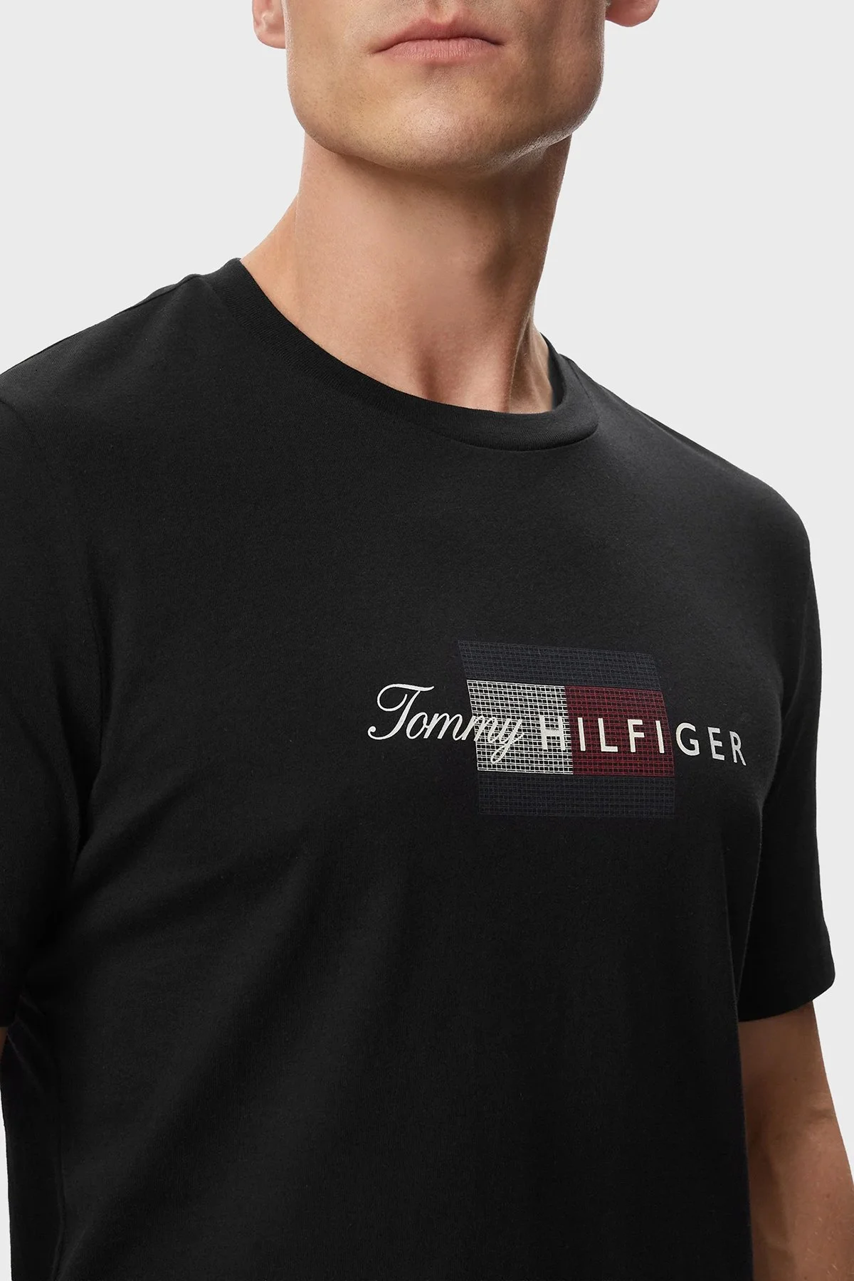 Tommy Hilfiger Logolu % 100 Pamuk Regular Fit Bisiklet Yaka Erkek T Shirt MW0MW43226 BDS Siyah - 4