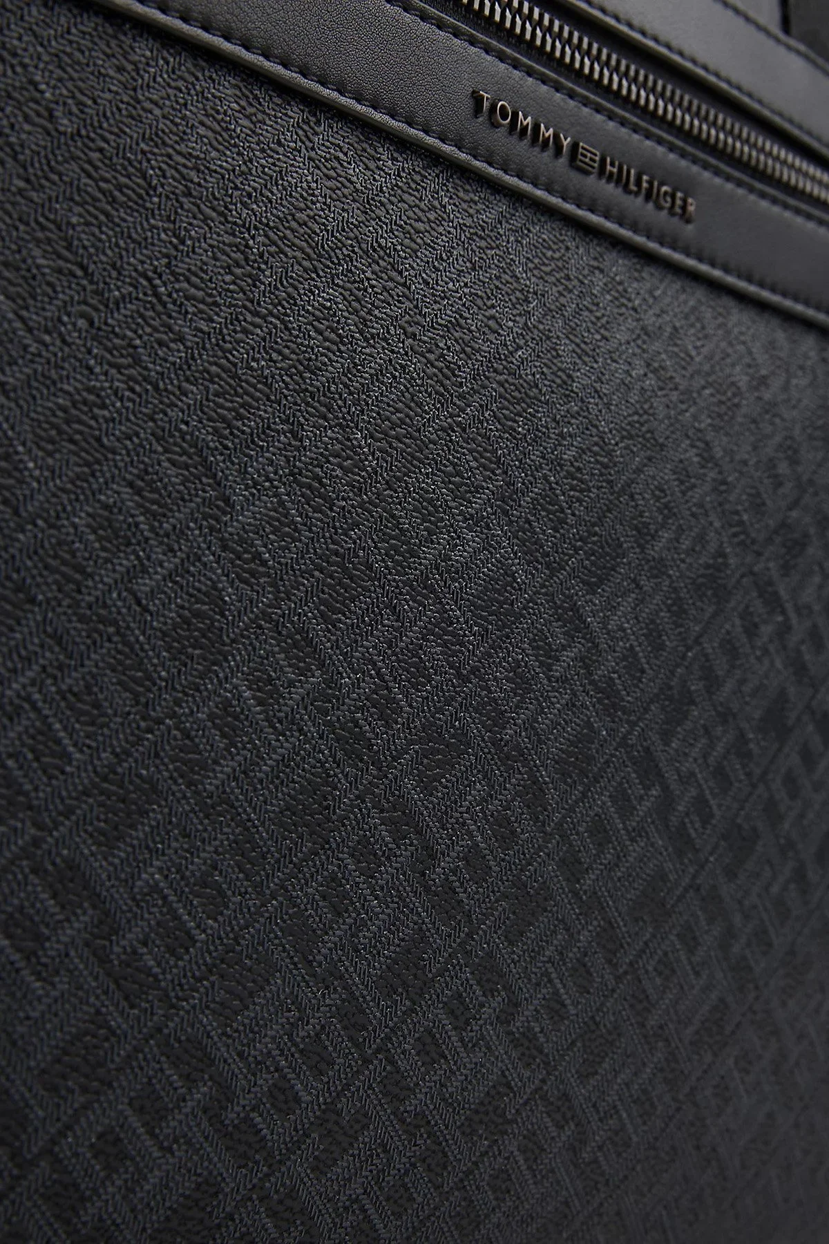 Tommy Hilfiger Logolu Ayarlanabilir Askılı 17 İnç Erkek Laptop Çantası AM0AM13491 BDS SİYAH - 4