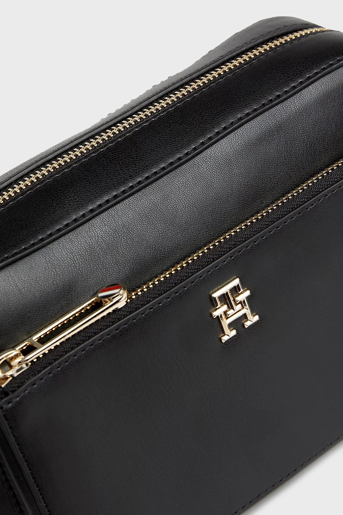 Tommy Hilfiger Logolu Ayarlanabilir Askılı Bayan Çanta AW0AW15991 BDS SİYAH - 5