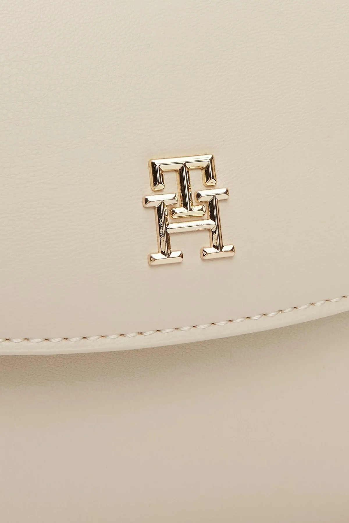 Tommy Hilfiger Logolu Ayarlanabilir Askılı Bayan Çanta AW0AW16686 ACI BEJ - 5