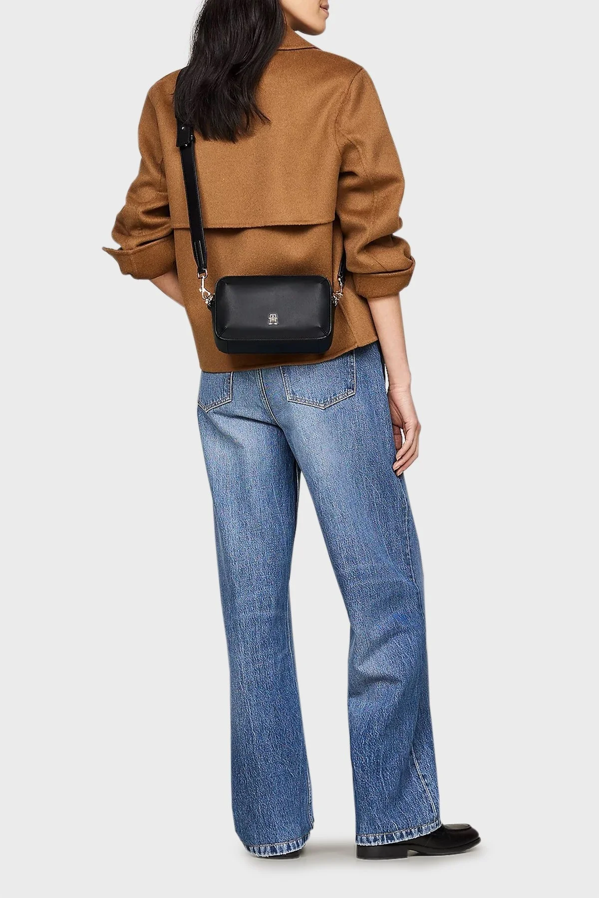 Tommy Hilfiger Logolu Ayarlanabilir Askılı Bayan Çanta AW0AW16689 BDS SİYAH - 2