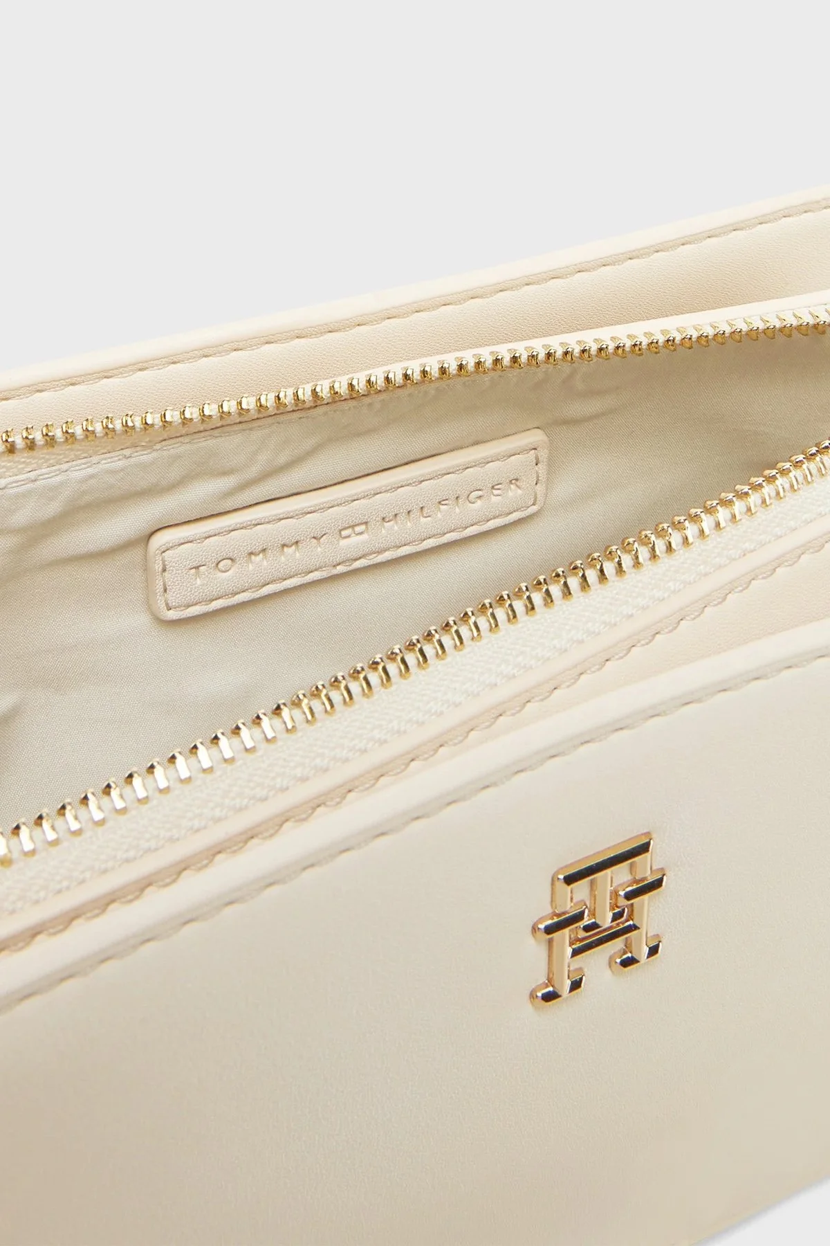 Tommy Hilfiger Logolu Ayarlanabilir Askılı Bayan Çanta AW0AW17229 AA8 BEJ - 3