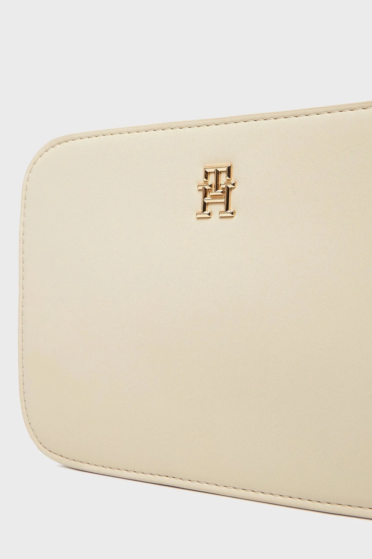 Tommy Hilfiger Logolu Ayarlanabilir Askılı Bayan Çanta AW0AW17229 AA8 BEJ - 4