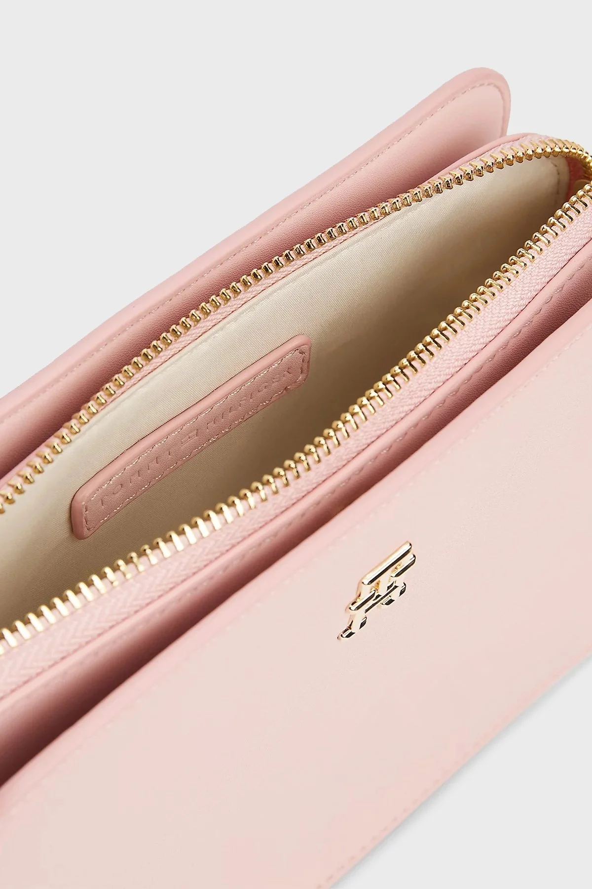 Tommy Hilfiger Logolu Ayarlanabilir Askılı Bayan Çanta AW0AW17229 TQN AÇIK PEMBE - 4