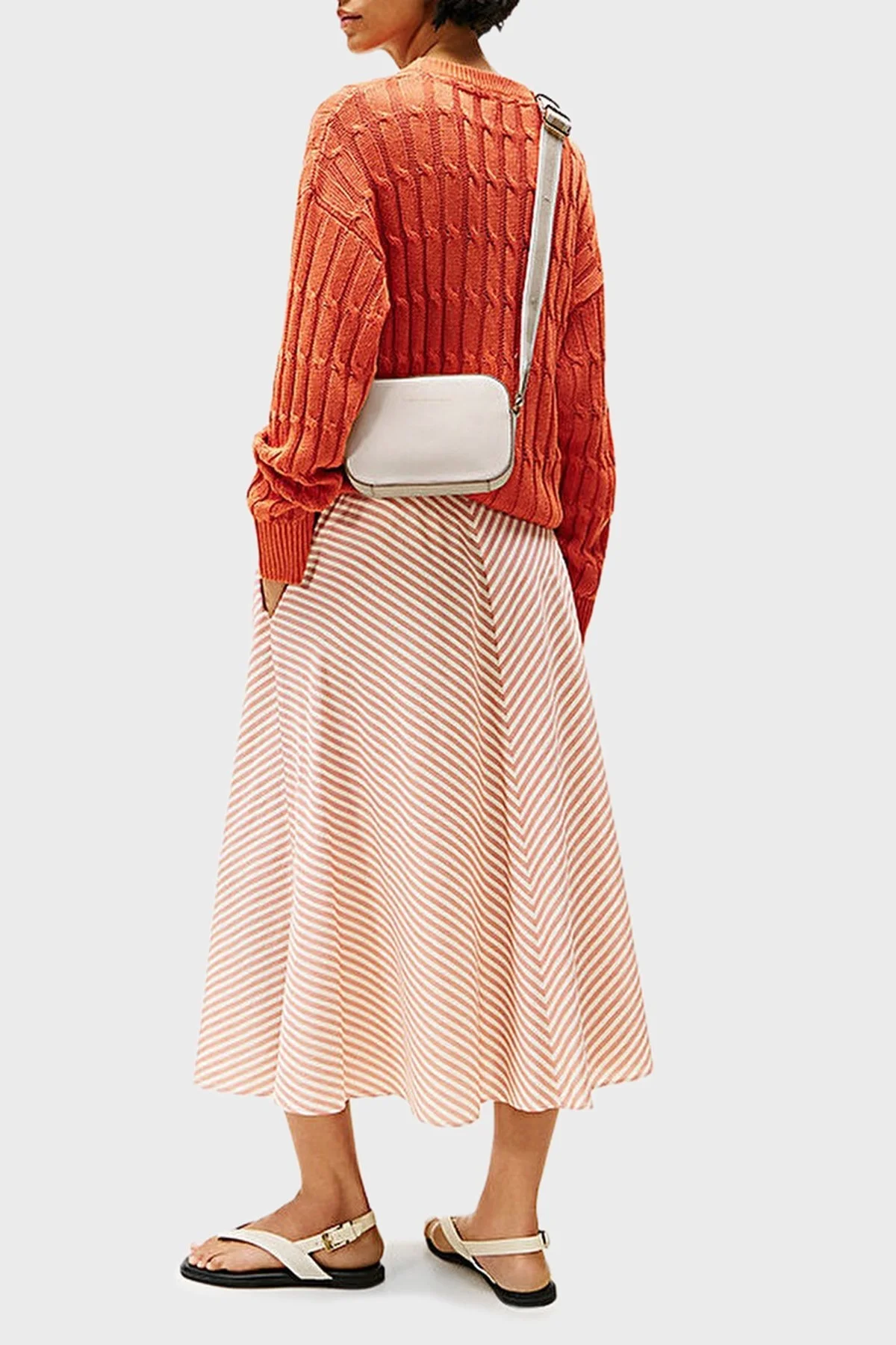 Tommy Hilfiger Logolu Ayarlanabilir Askılı Bayan Çanta AW0AW17450 Z00 AÇIK BEJ - 2