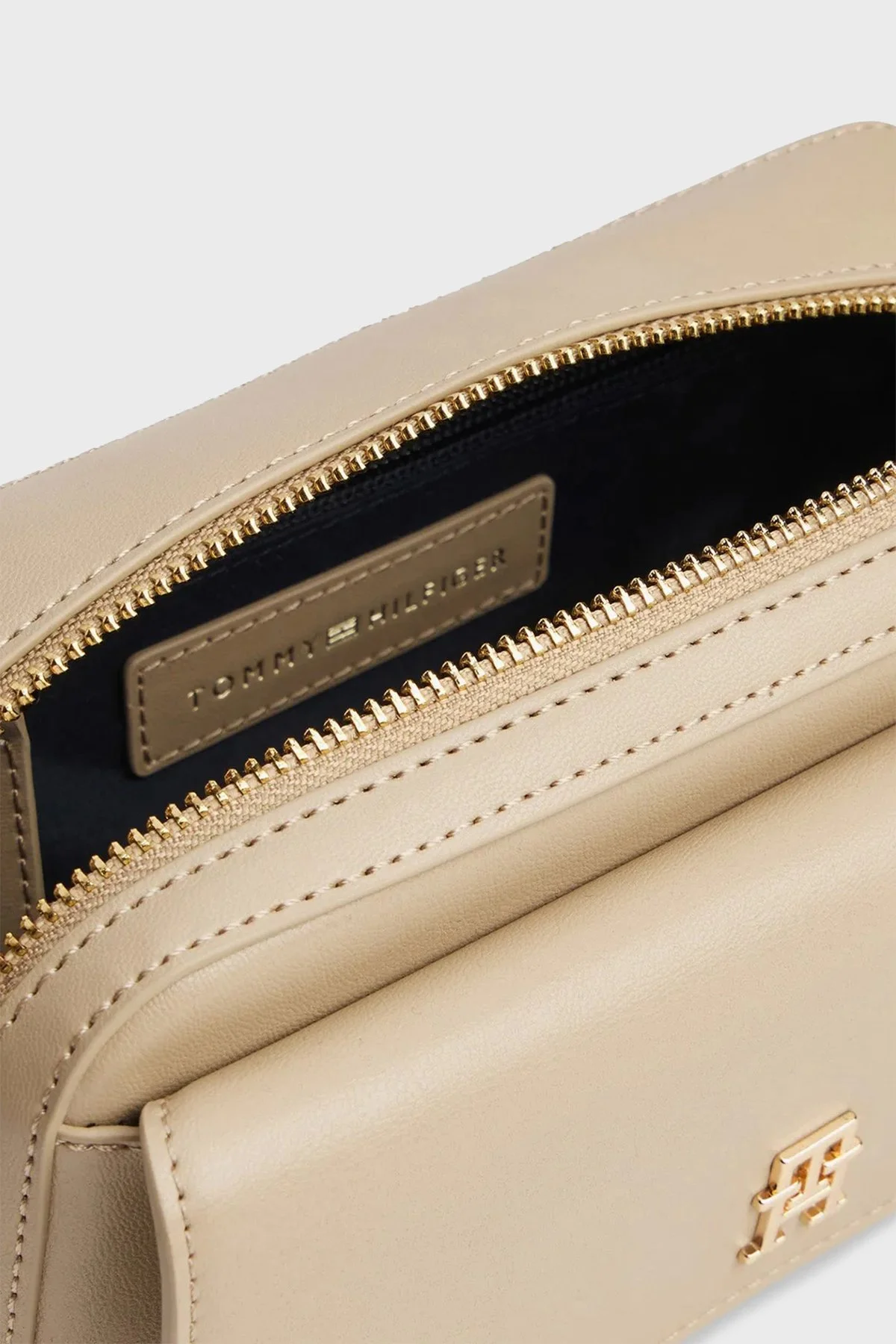 Tommy Hilfiger Logolu Ayarlanabilir Askılı Bayan Çanta AW0AW17680 RBT KUM - 4