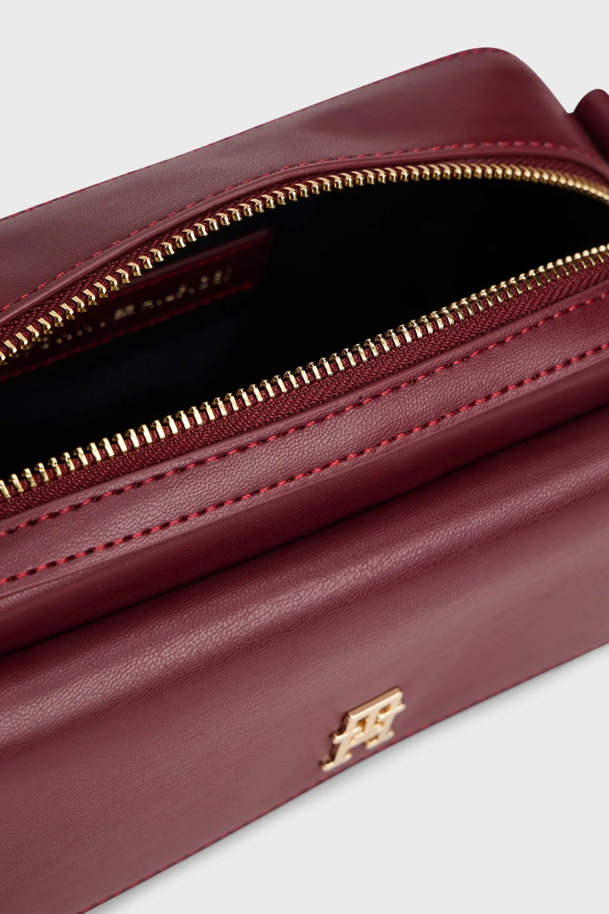 Tommy Hilfiger Logolu Ayarlanabilir Askılı Bayan Çanta AW0AW17680 VLP BORDO - 5