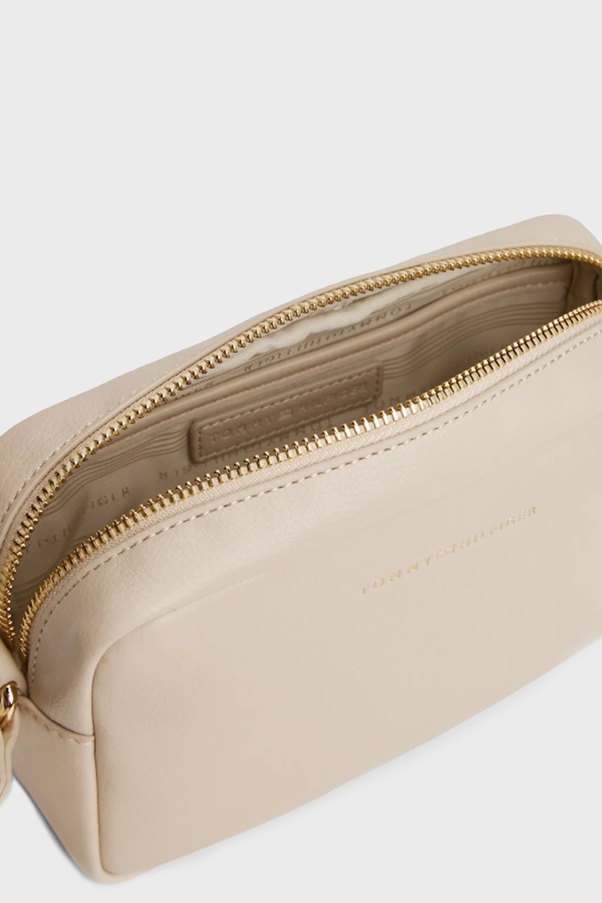 Tommy Hilfiger Logolu Ayarlanabilir Askılı Bayan Çanta AW0AW17689 ACI BEJ - 3