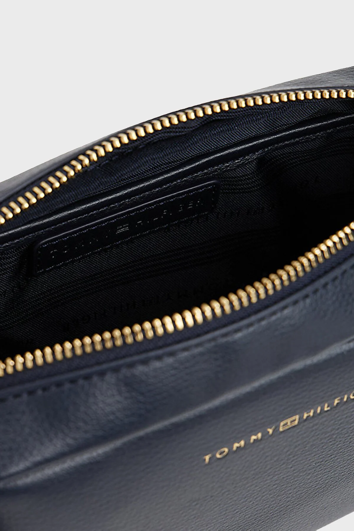 Tommy Hilfiger Logolu Ayarlanabilir Askılı Bayan Çanta AW0AW17689 DW6 LACİVERT - 4