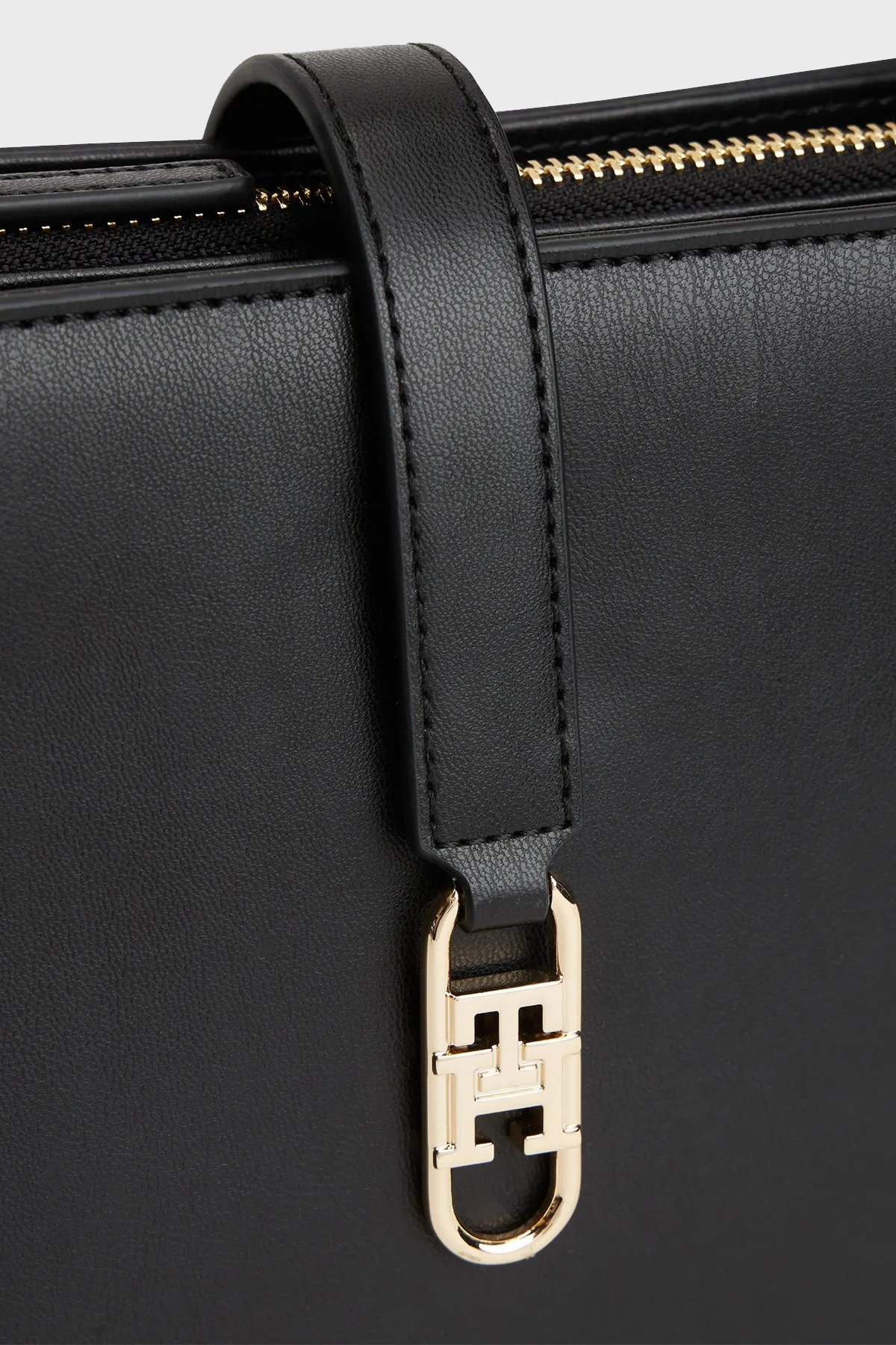 Tommy Hilfiger Logolu Ayarlanabilir Askılı Bayan Çanta AW0AW17718 BDS SİYAH - 4