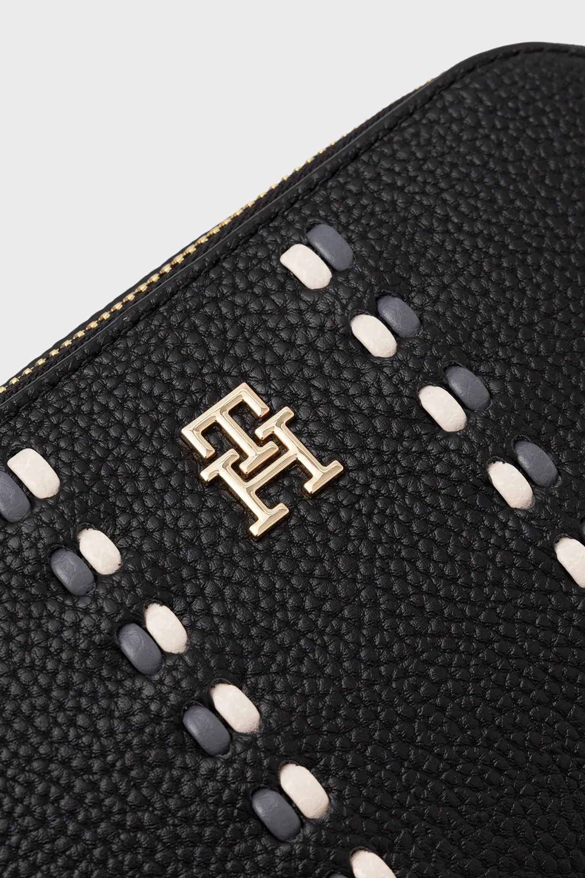 Tommy Hilfiger Logolu Ayarlanabilir Askılı Kadın Çanta AW0AW18153 BDS SİYAH - 4