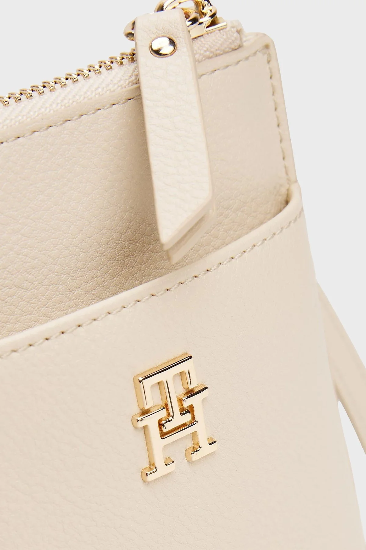 Tommy Hilfiger Logolu Ayarlanabilir Askılı Bayan Telefon Çantası AW0AW17512 ACI BEJ - 5