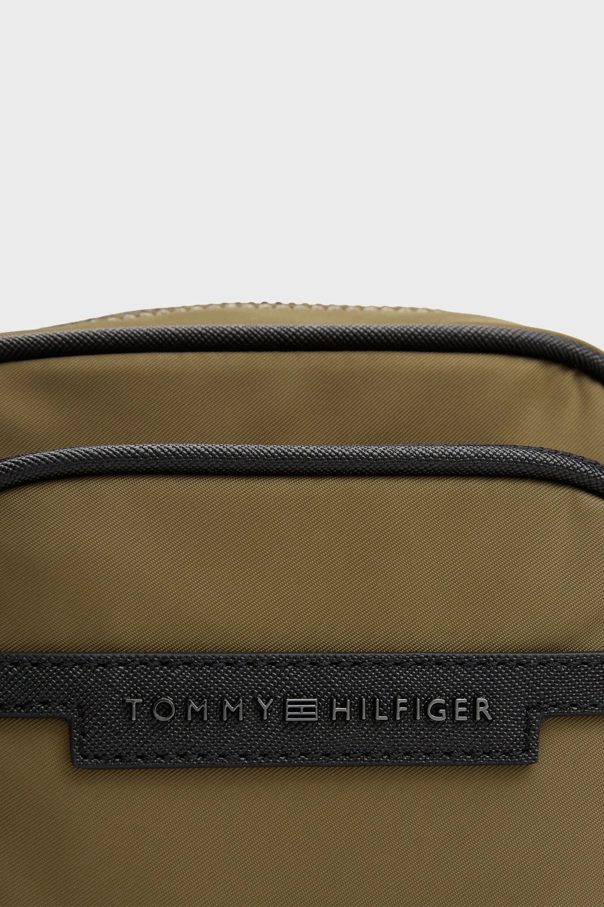 Tommy Hilfiger Logolu Ayarlanabilir Askılı Erkek Çanta AM0AM13465 GX4 KAHVE - 4