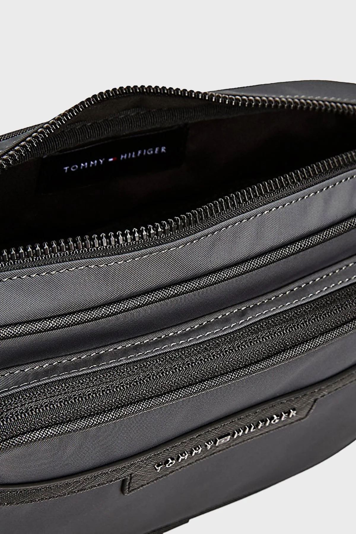 Tommy Hilfiger Logolu Ayarlanabilir Askılı Erkek Çanta AM0AM13468 PSM KOYU GRİ - 4