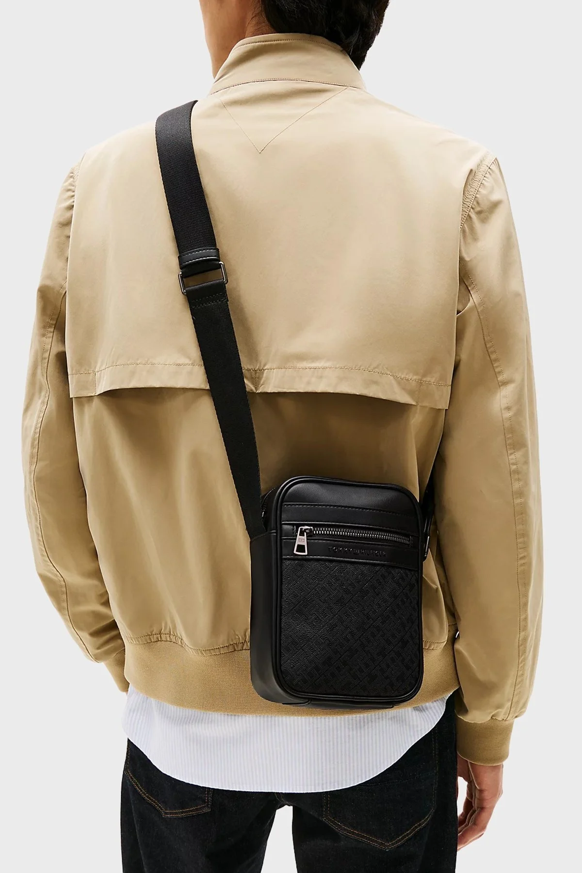 Tommy Hilfiger Logolu Ayarlanabilir Askılı Erkek Çanta AM0AM13493 BDS SİYAH - 2