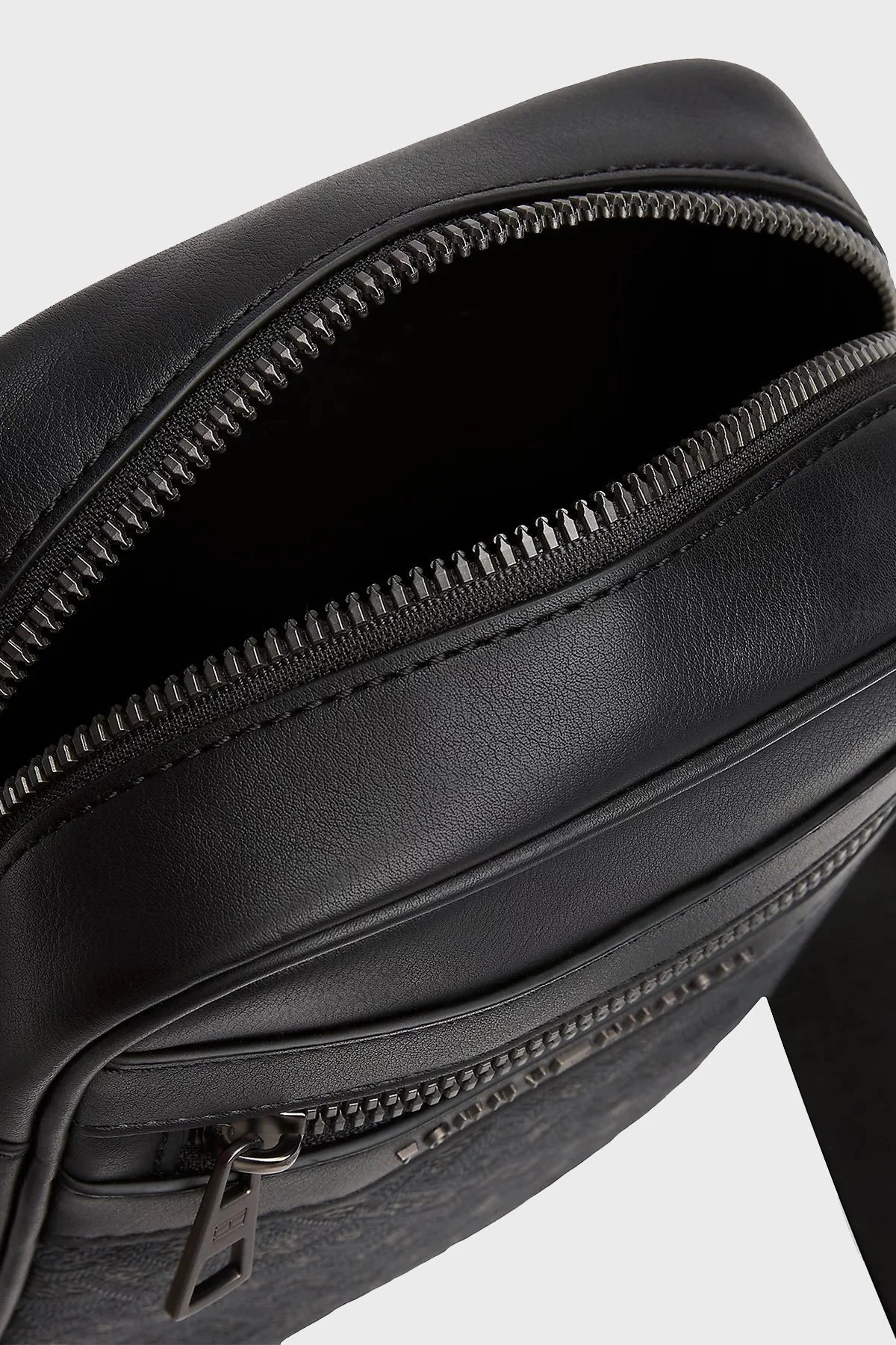 Tommy Hilfiger Logolu Ayarlanabilir Askılı Erkek Çanta AM0AM13493 BDS SİYAH - 4