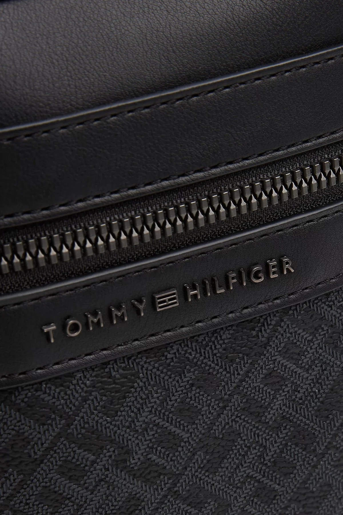 Tommy Hilfiger Logolu Ayarlanabilir Askılı Erkek Çanta AM0AM13493 BDS SİYAH - 5