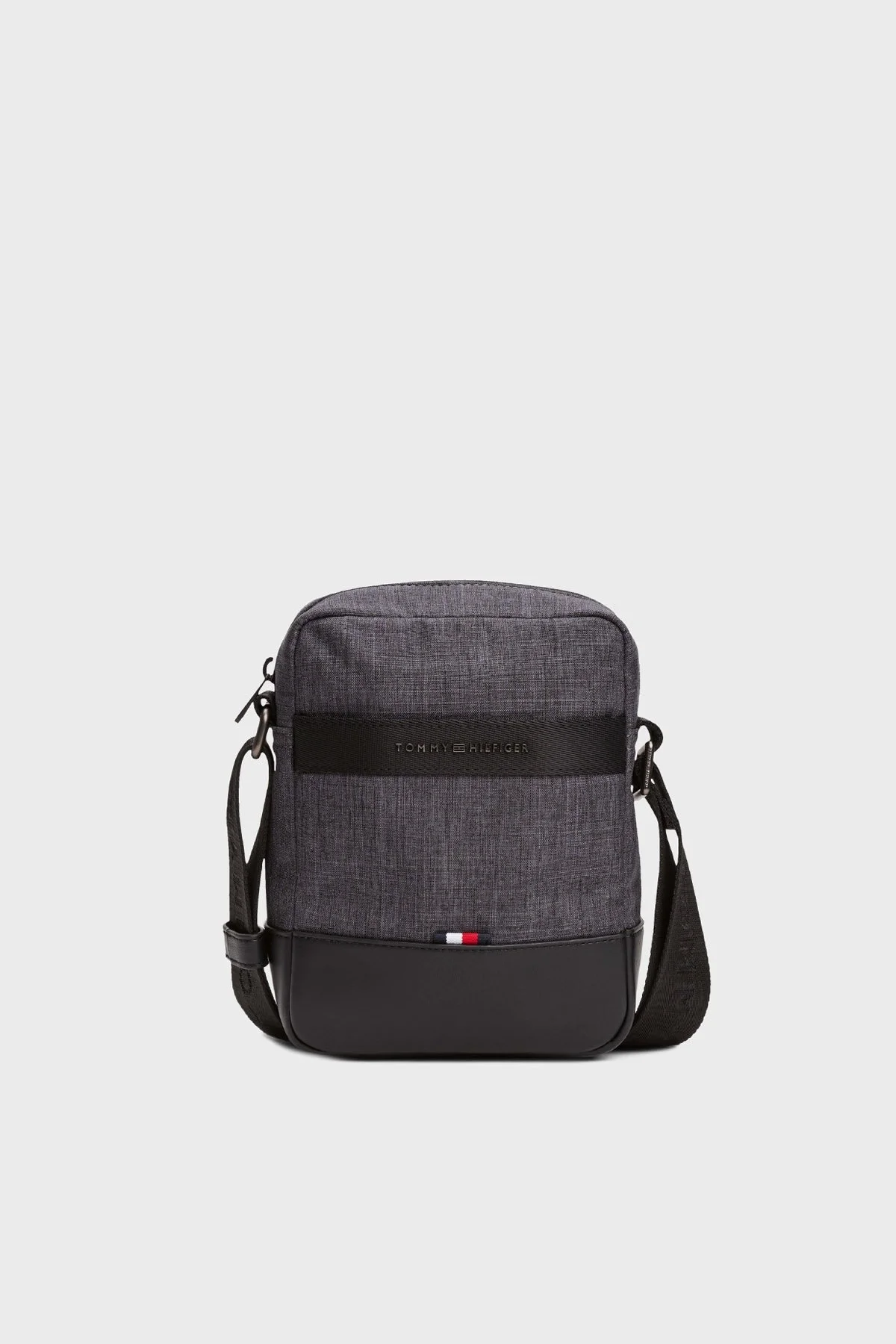 Tommy Hilfiger Logolu Ayarlanabilir Askılı Erkek Çanta AM0AM13582 0GJ SİYAH - 1