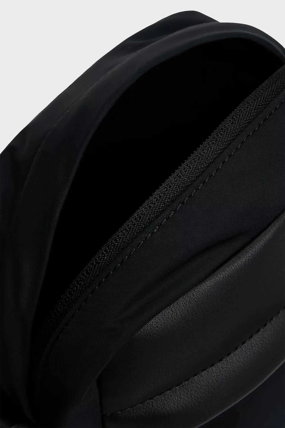 Tommy Hilfiger Logolu Ayarlanabilir Askılı Erkek Çanta AM0AM13618 BDS SİYAH - 4