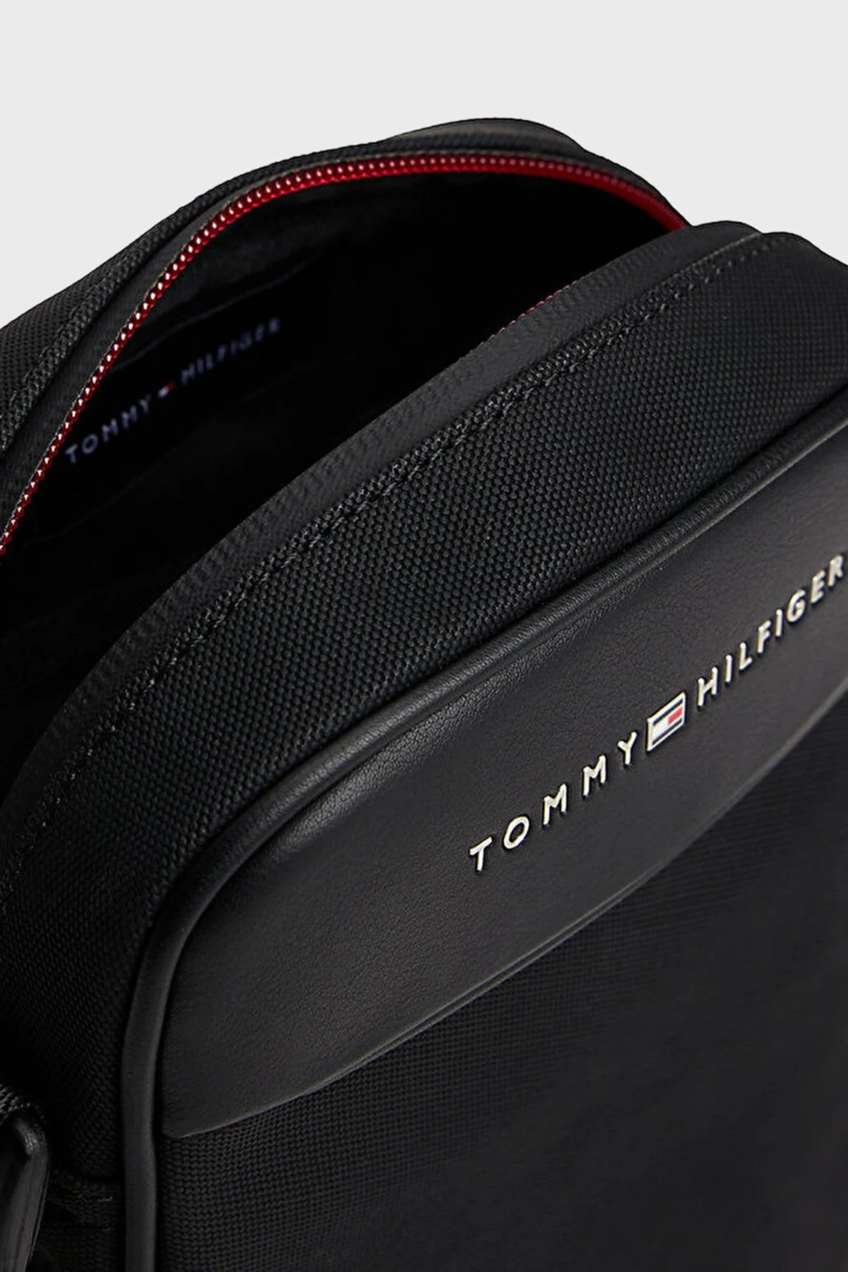 Tommy Hilfiger Logolu Ayarlanabilir Askılı Erkek Çanta AM0AM13624 BDS SİYAH - 4