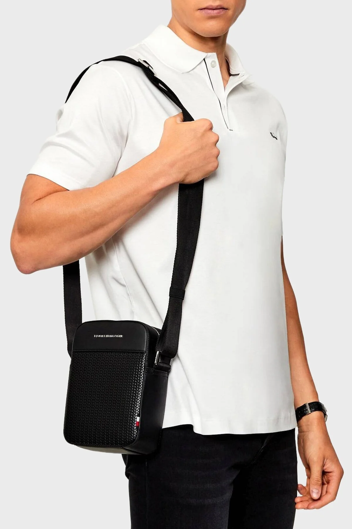 Tommy Hilfiger Logolu Ayarlanabilir Askılı Erkek Çanta AM0AM13661 BDS SİYAH - 2