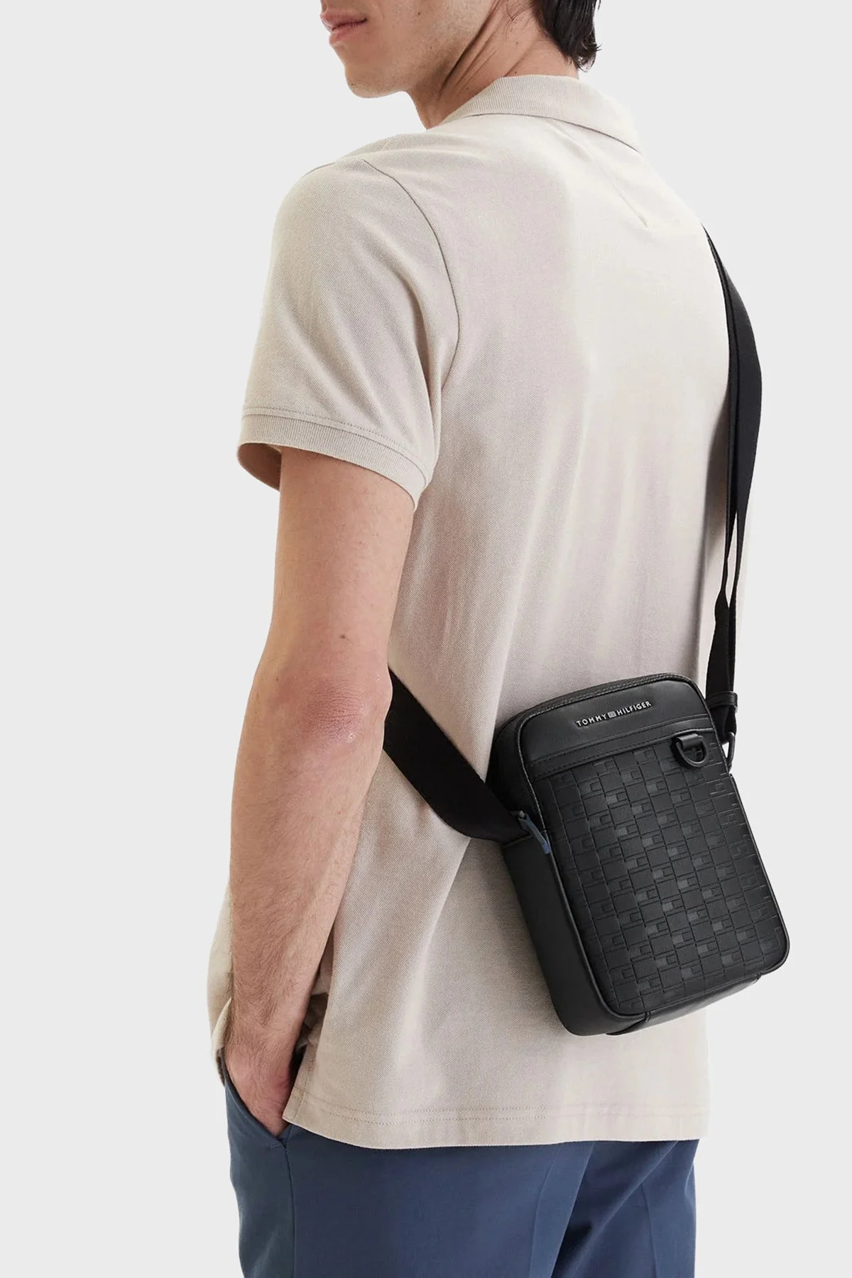 Tommy Hilfiger Logolu Ayarlanabilir Askılı Erkek Çanta AM0AM14019 BDS SİYAH - 2