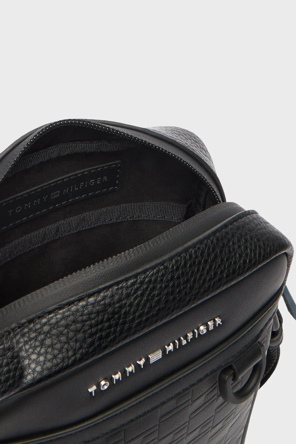 Tommy Hilfiger Logolu Ayarlanabilir Askılı Erkek Çanta AM0AM14019 BDS SİYAH - 6