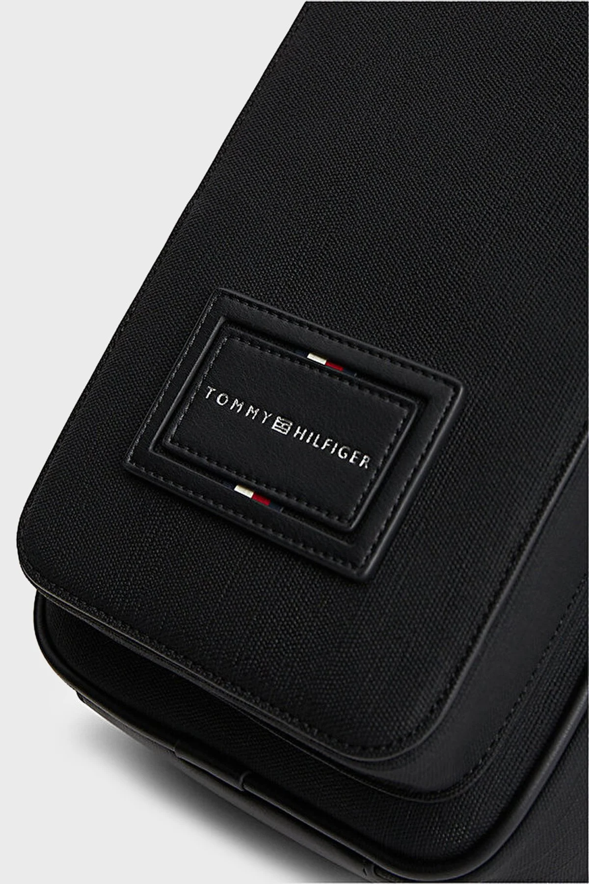 Tommy Hilfiger Logolu Ayarlanabilir Askılı Erkek Çanta AM0AM14466 BDS Siyah - 5