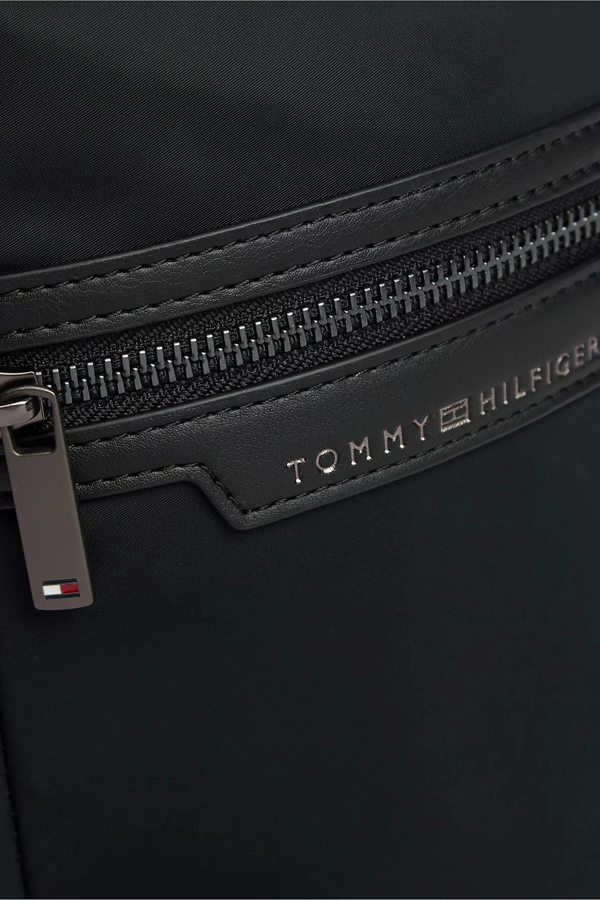 Tommy Hilfiger Logolu Ayarlanabilir Askılı Erkek Çanta AM0AM14688 BDS Siyah - 5