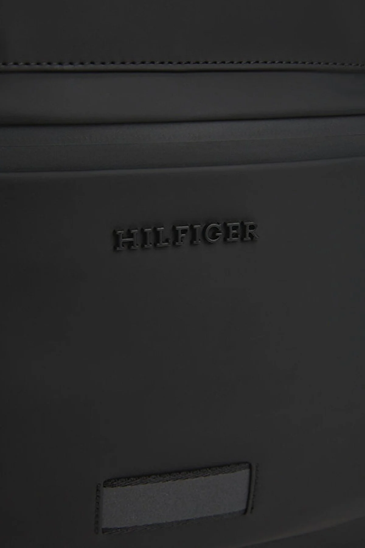 Tommy Hilfiger Logolu Ayarlanabilir Askılı Erkek Sırt Çantası AM0AM13579 BDS SİYAH - 4